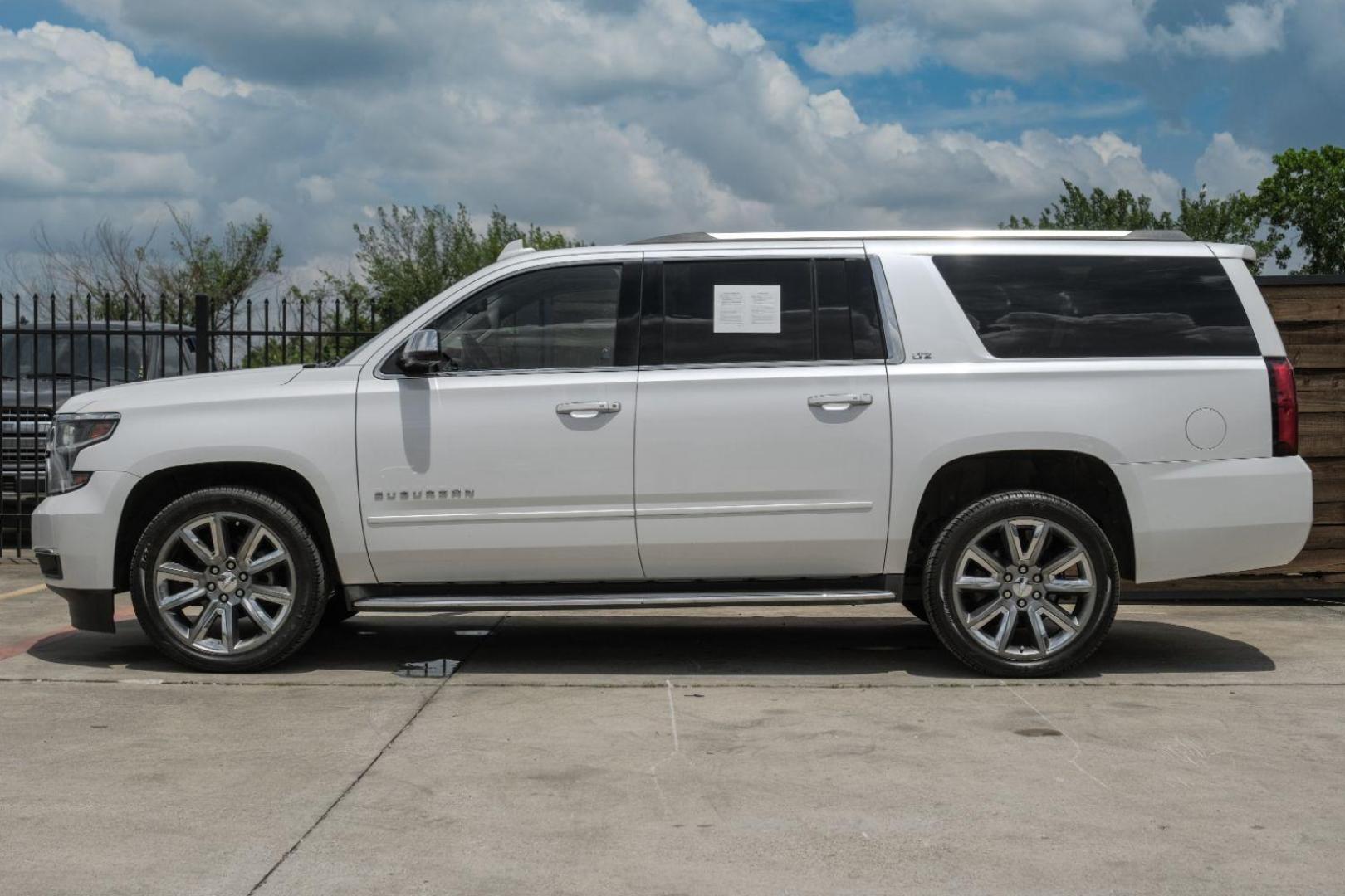 2016 WHITE Chevrolet Suburban LTZ 2WD (1GNSCJKC8GR) with an 5.3L V8 OHV 16V engine, 6-Speed Automatic transmission, located at 2401 E Main St., Grand Prairie, TX, 75050, (972) 262-4440, 32.748981, -96.969643 - Photo#15