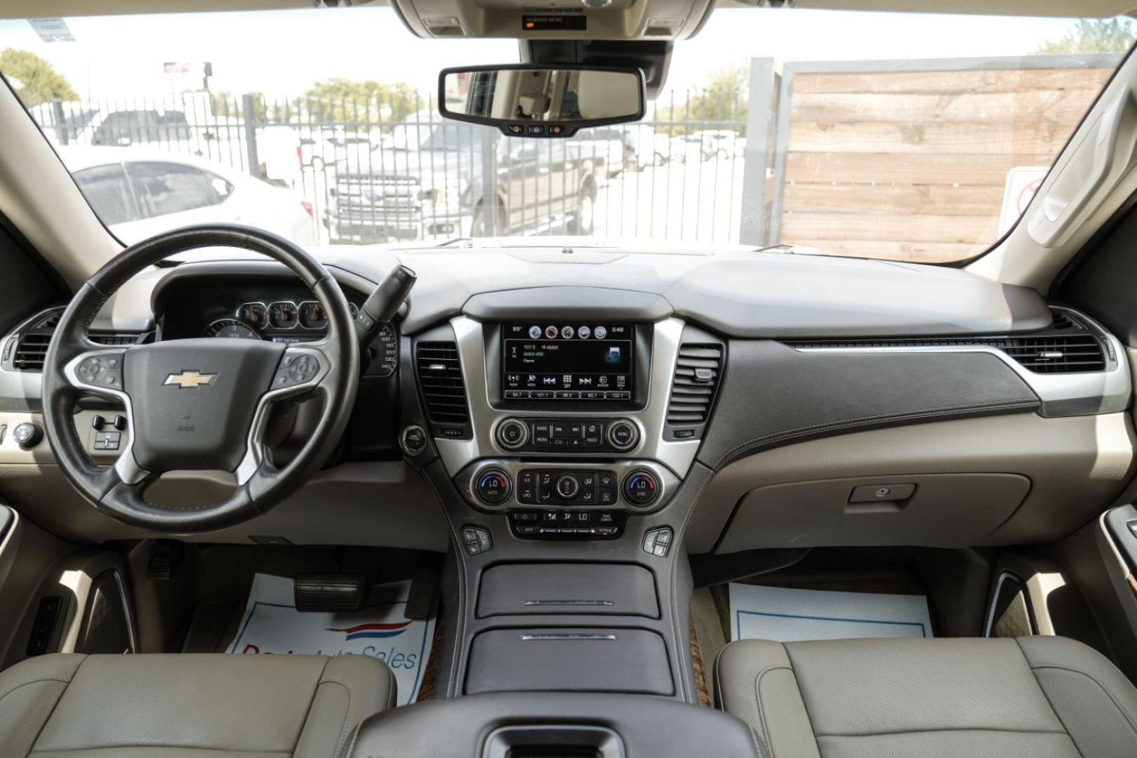 2016 WHITE Chevrolet Suburban LTZ 2WD (1GNSCJKC8GR) with an 5.3L V8 OHV 16V engine, 6-Speed Automatic transmission, located at 2401 E Main St., Grand Prairie, TX, 75050, (972) 262-4440, 32.748981, -96.969643 - Photo#19