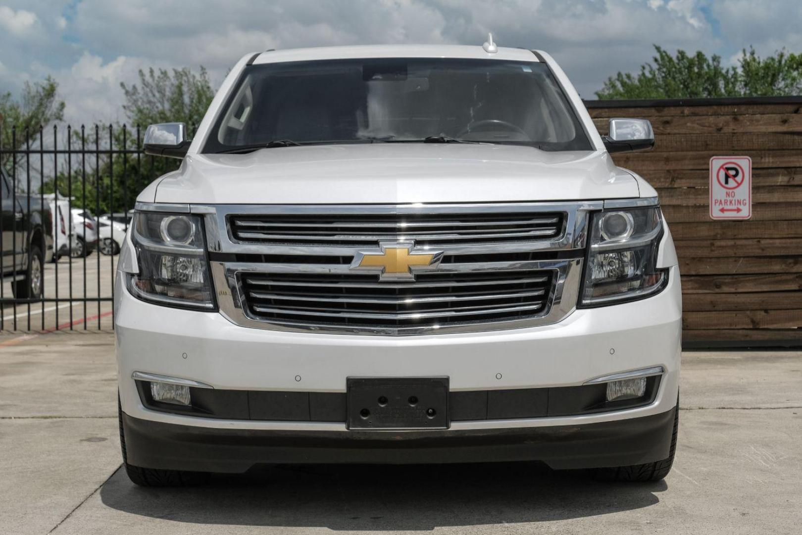 2016 WHITE Chevrolet Suburban LTZ 2WD (1GNSCJKC8GR) with an 5.3L V8 OHV 16V engine, 6-Speed Automatic transmission, located at 2401 E Main St., Grand Prairie, TX, 75050, (972) 262-4440, 32.748981, -96.969643 - Photo#5