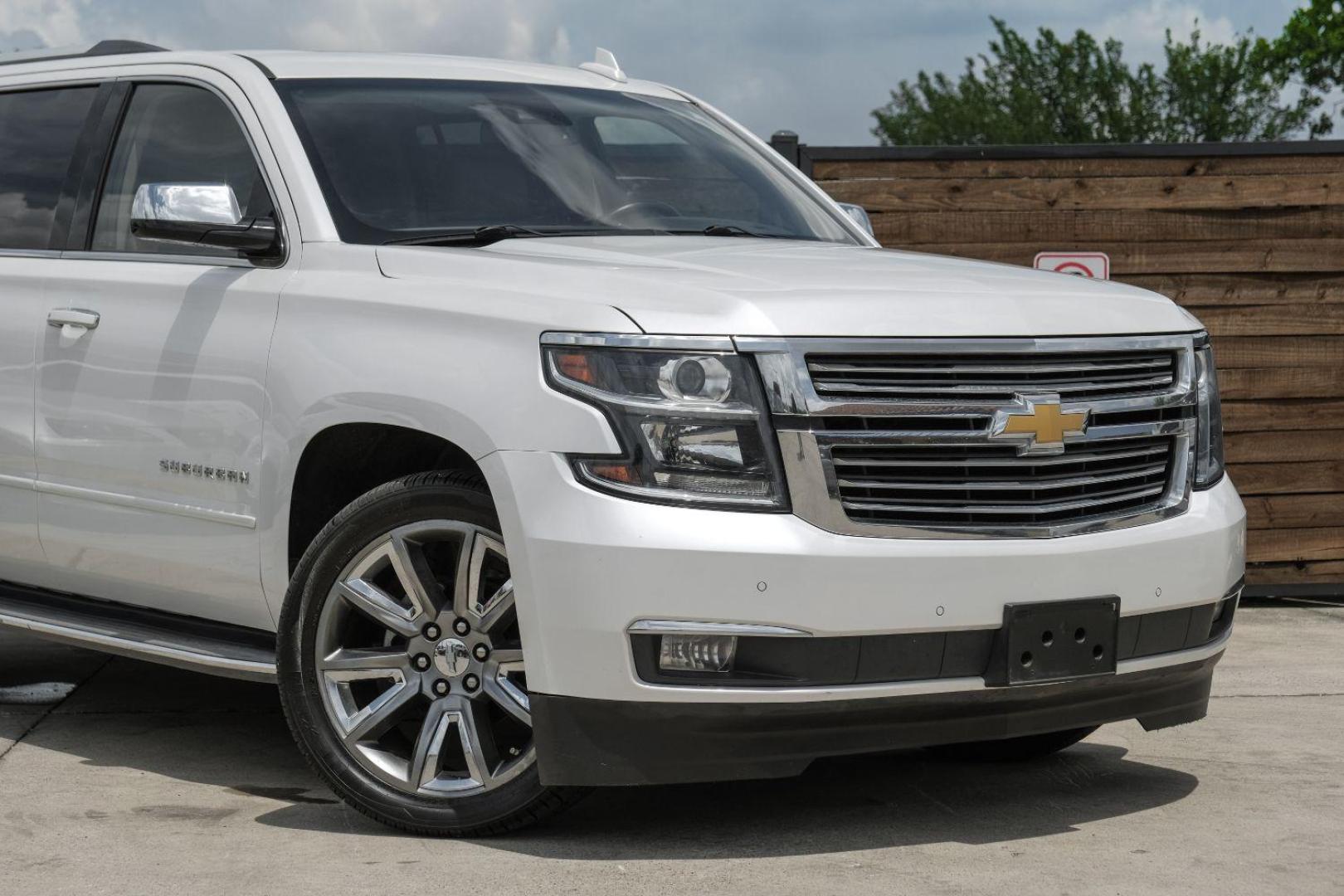 2016 WHITE Chevrolet Suburban LTZ 2WD (1GNSCJKC8GR) with an 5.3L V8 OHV 16V engine, 6-Speed Automatic transmission, located at 2401 E Main St., Grand Prairie, TX, 75050, (972) 262-4440, 32.748981, -96.969643 - Photo#8