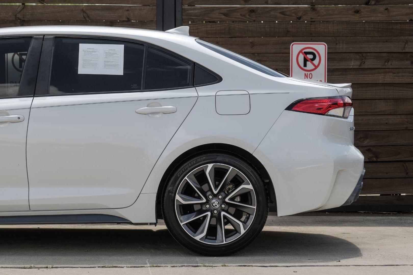 2020 WHITE Toyota Corolla SE (5YFS4RCE8LP) with an 2.0L L4 DOHC 16V engine, Continuously Variable Transmission transmission, located at 2401 E Main St., Grand Prairie, TX, 75050, (972) 262-4440, 32.748981, -96.969643 - Photo#16