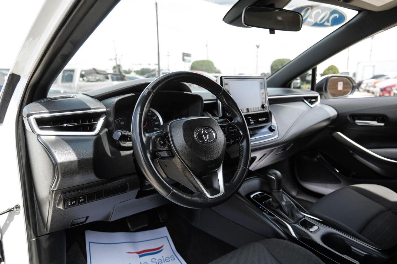 2020 WHITE Toyota Corolla SE (5YFS4RCE8LP) with an 2.0L L4 DOHC 16V engine, Continuously Variable Transmission transmission, located at 2401 E Main St., Grand Prairie, TX, 75050, (972) 262-4440, 32.748981, -96.969643 - Photo#2