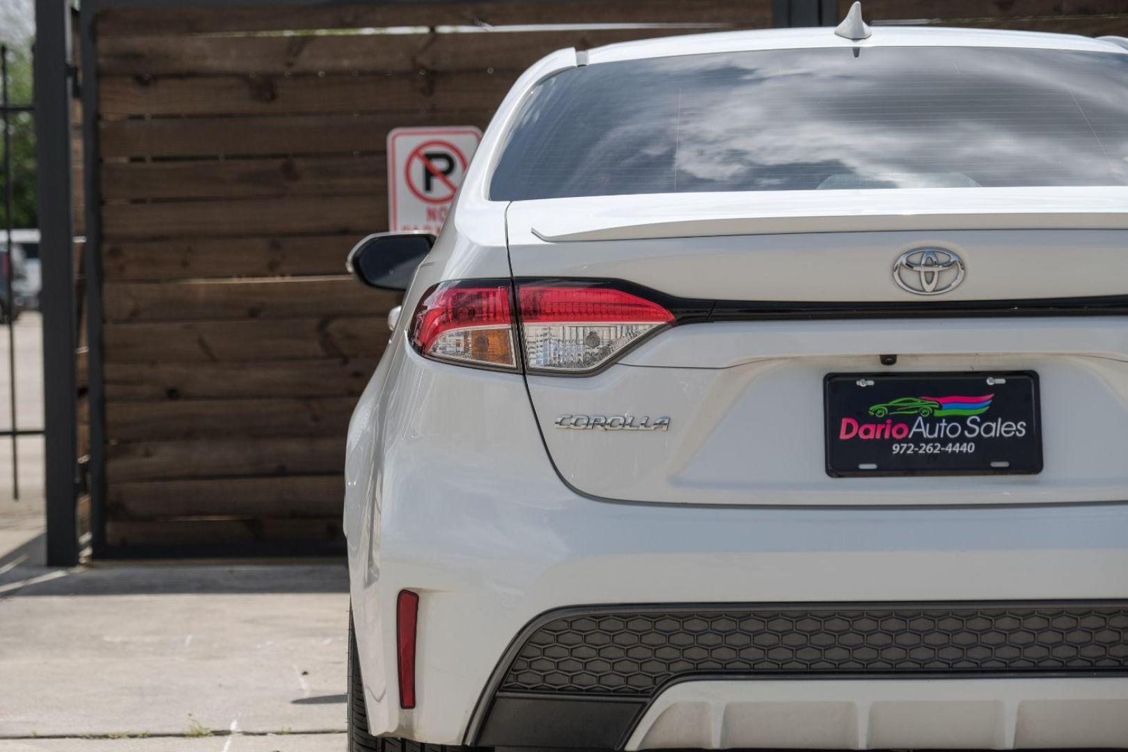 2020 WHITE Toyota Corolla SE (5YFS4RCE8LP) with an 2.0L L4 DOHC 16V engine, Continuously Variable Transmission transmission, located at 2401 E Main St., Grand Prairie, TX, 75050, (972) 262-4440, 32.748981, -96.969643 - Photo#45