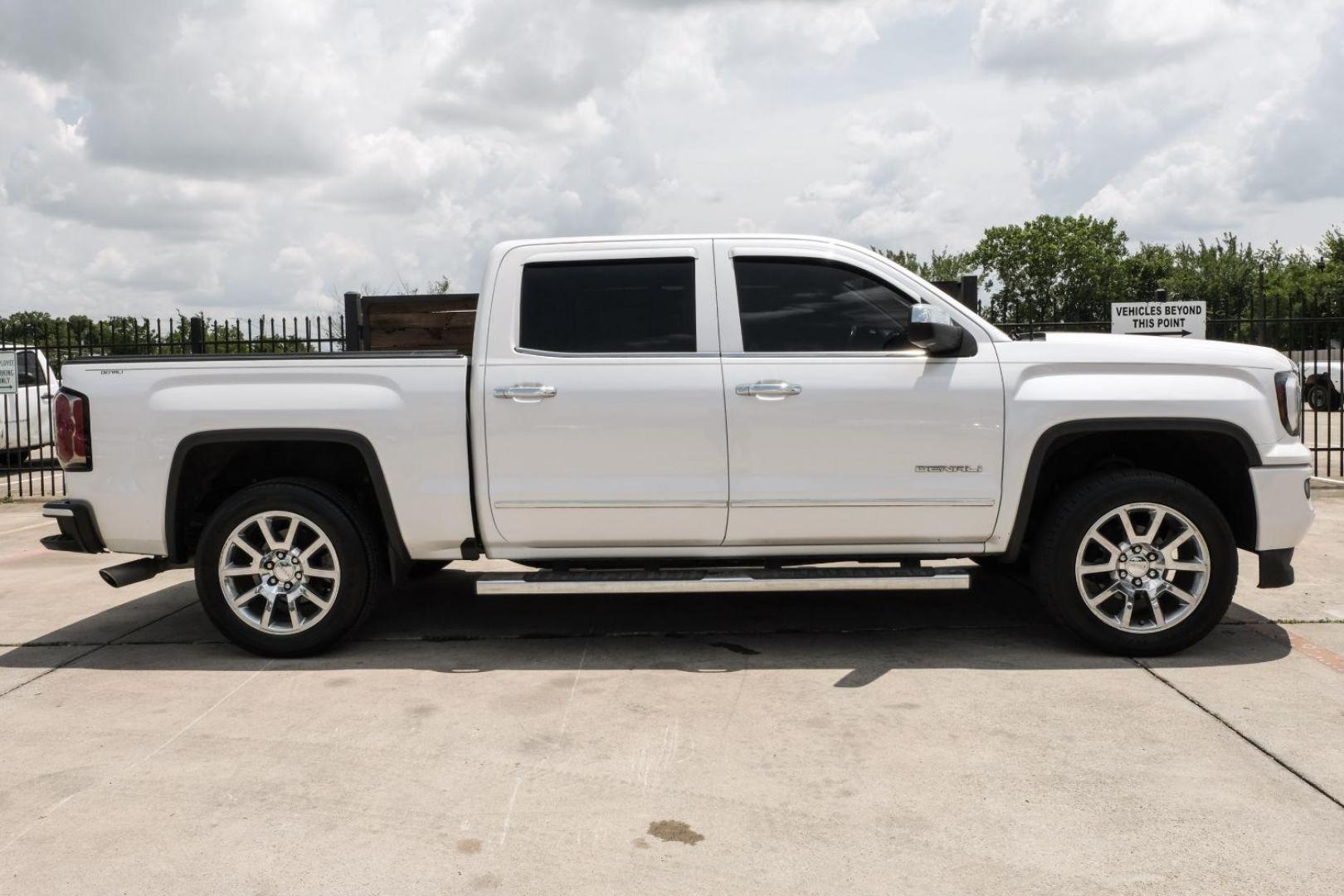 2017 WHITE GMC Sierra 1500 Denali Crew Cab Long Box 2WD (3GTP1PEC4HG) with an 5.3L V8 OHV 16V engine, 6-Speed Automatic transmission, located at 2401 E Main St., Grand Prairie, TX, 75050, (972) 262-4440, 32.748981, -96.969643 - Photo#11