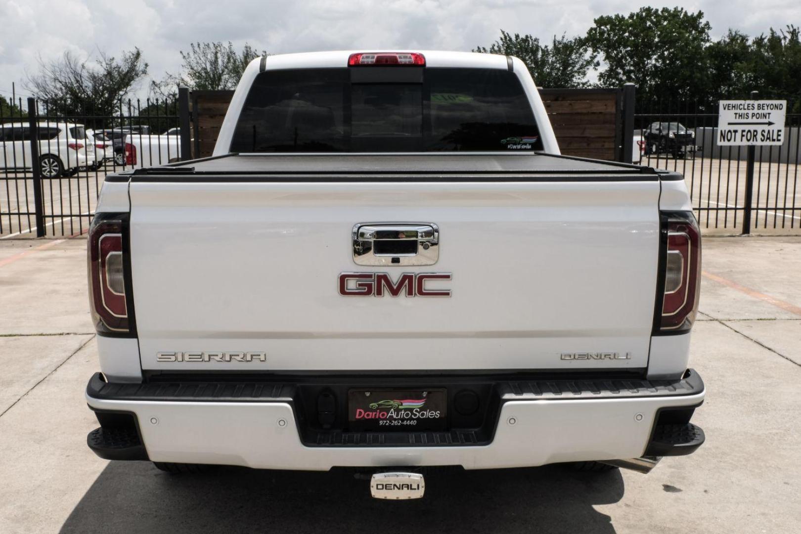 2017 WHITE GMC Sierra 1500 Denali Crew Cab Long Box 2WD (3GTP1PEC4HG) with an 5.3L V8 OHV 16V engine, 6-Speed Automatic transmission, located at 2401 E Main St., Grand Prairie, TX, 75050, (972) 262-4440, 32.748981, -96.969643 - Photo#15