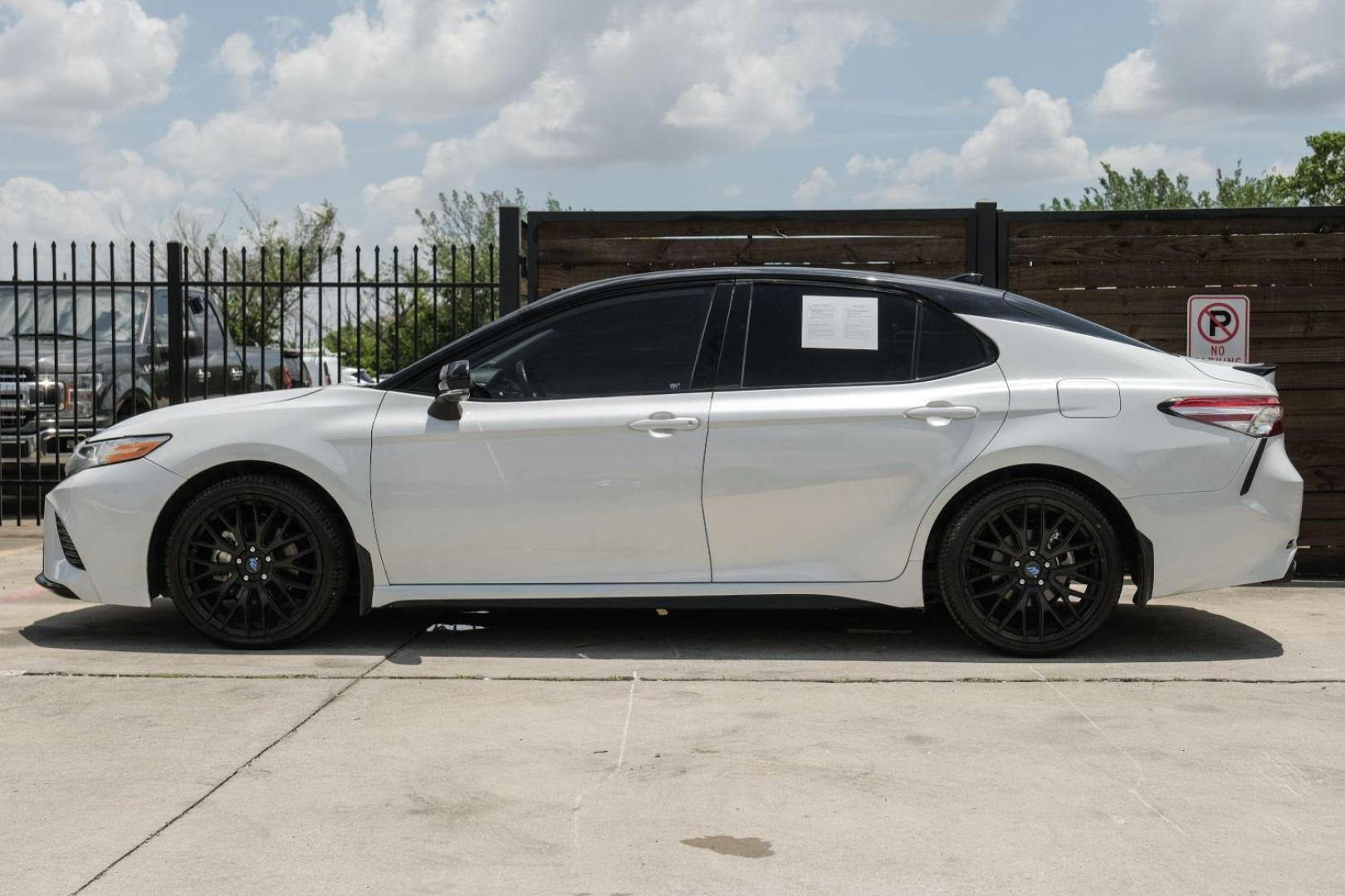 2020 white Toyota Camry XSE (4T1K61AK9LU) with an 2.5L L4 DOHC 16V engine, 8-Speed Automatic transmission, located at 2401 E Main St., Grand Prairie, TX, 75050, (972) 262-4440, 32.748981, -96.969643 - Photo#15