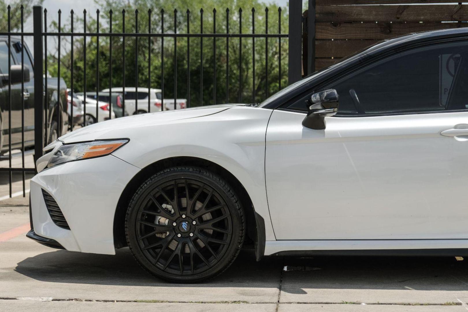 2020 white Toyota Camry XSE (4T1K61AK9LU) with an 2.5L L4 DOHC 16V engine, 8-Speed Automatic transmission, located at 2401 E Main St., Grand Prairie, TX, 75050, (972) 262-4440, 32.748981, -96.969643 - Photo#16