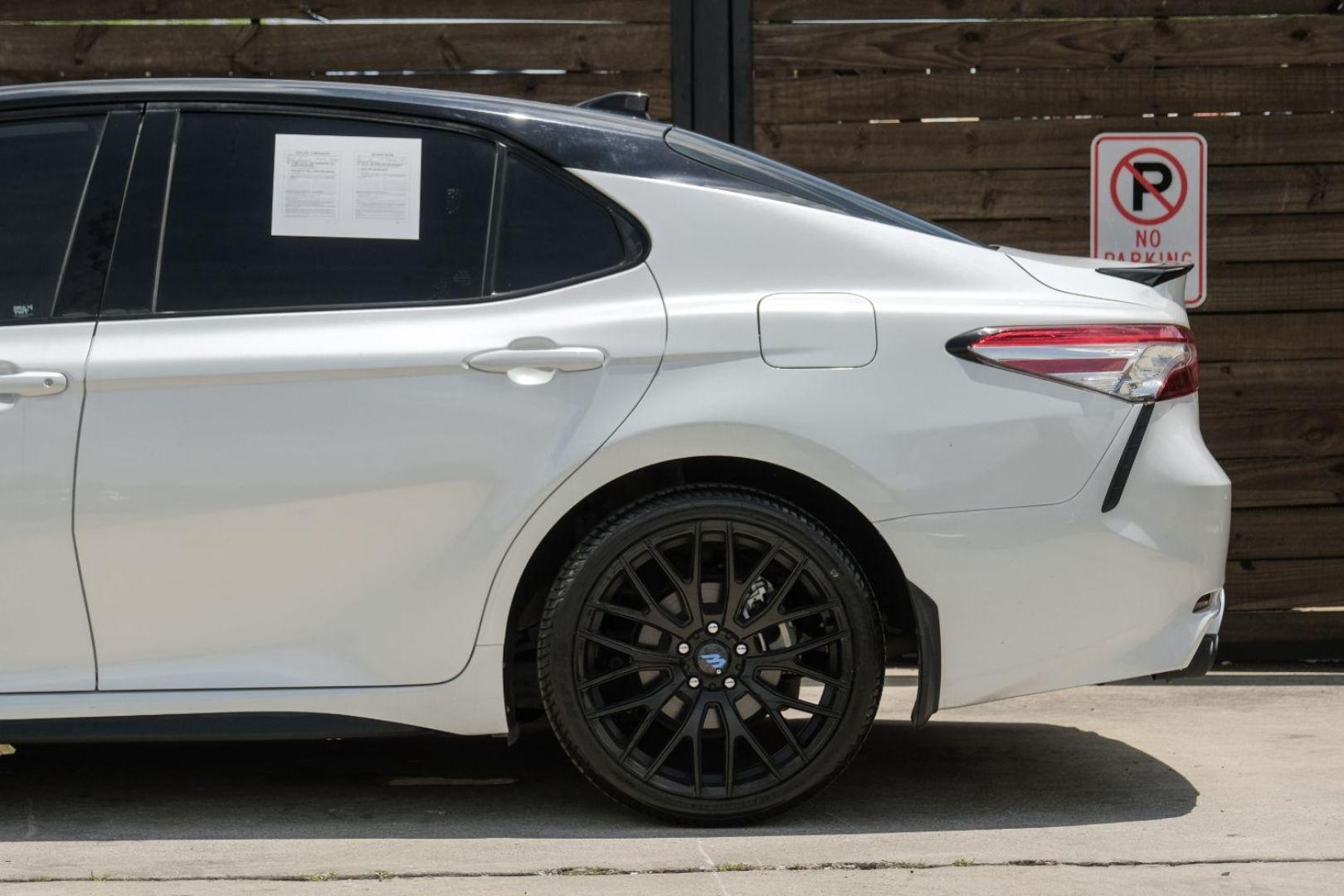 2020 white Toyota Camry XSE (4T1K61AK9LU) with an 2.5L L4 DOHC 16V engine, 8-Speed Automatic transmission, located at 2401 E Main St., Grand Prairie, TX, 75050, (972) 262-4440, 32.748981, -96.969643 - Photo#17