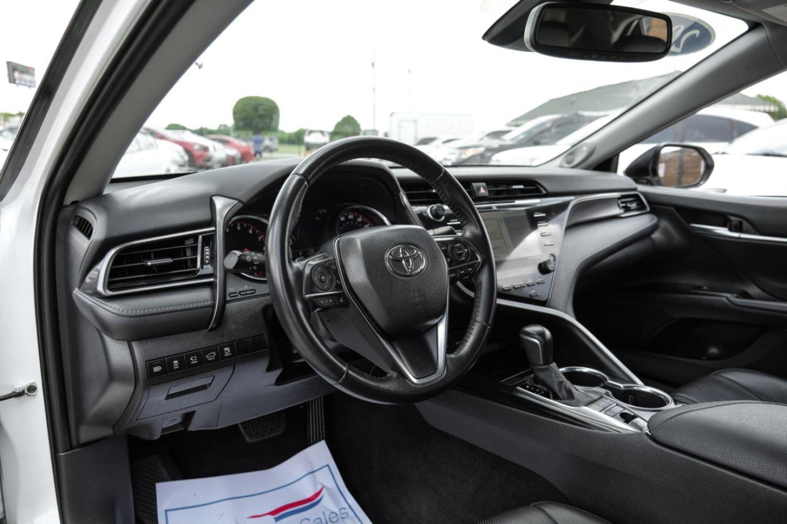 2020 white Toyota Camry XSE (4T1K61AK9LU) with an 2.5L L4 DOHC 16V engine, 8-Speed Automatic transmission, located at 2401 E Main St., Grand Prairie, TX, 75050, (972) 262-4440, 32.748981, -96.969643 - Photo#2