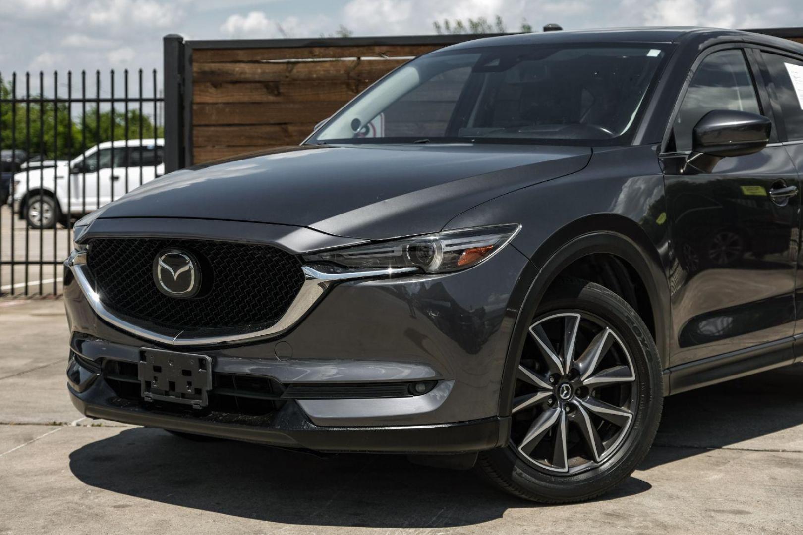 2017 GRAY Mazda CX-5 SPORT UTILITY 4-DR (JM3KFBDL2H0) with an 2.5L L4 DOHC 16V engine, 6-Speed Automatic transmission, located at 2401 E Main St., Grand Prairie, TX, 75050, (972) 262-4440, 32.748981, -96.969643 - Photo#5