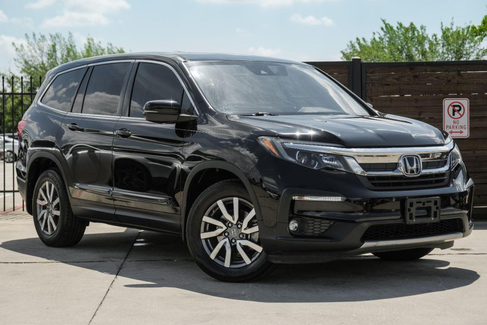 2019 BLACK Honda Pilot EXL 2WD (5FNYF5H55KB) with an 3.5L V6 SOHC 24V engine, 6-Speed Automatic transmission, located at 2401 E Main St., Grand Prairie, TX, 75050, (972) 262-4440, 32.748981, -96.969643 - Photo#6