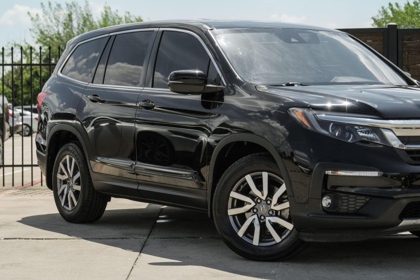 2019 BLACK Honda Pilot EXL 2WD (5FNYF5H55KB) with an 3.5L V6 SOHC 24V engine, 6-Speed Automatic transmission, located at 2401 E Main St., Grand Prairie, TX, 75050, (972) 262-4440, 32.748981, -96.969643 - Photo#7