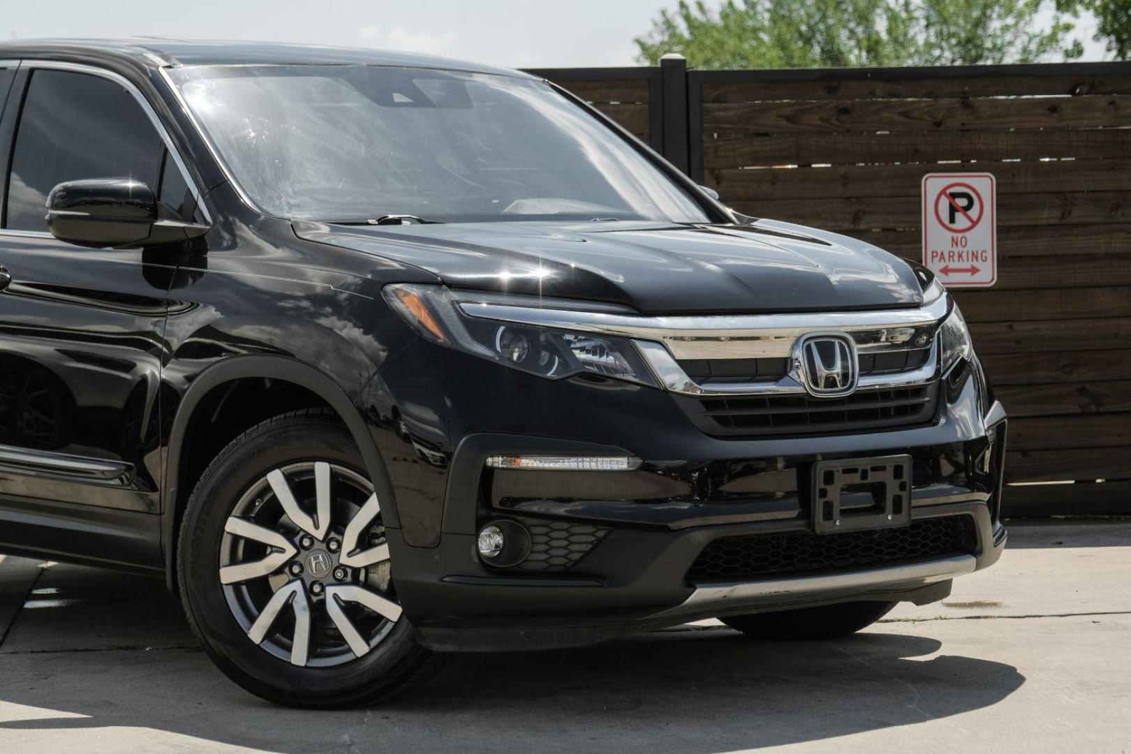 2019 BLACK Honda Pilot EXL 2WD (5FNYF5H55KB) with an 3.5L V6 SOHC 24V engine, 6-Speed Automatic transmission, located at 2401 E Main St., Grand Prairie, TX, 75050, (972) 262-4440, 32.748981, -96.969643 - Photo#8