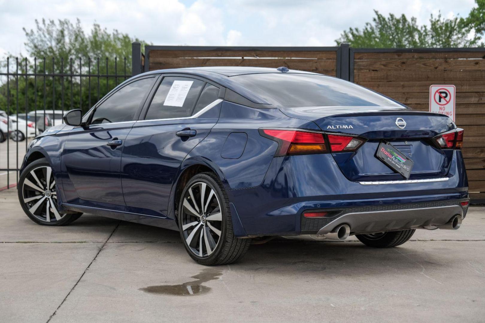 2020 BLUE Nissan Altima 2.5 SR (1N4BL4CV1LN) with an 2.5L L4 DOHC 16V engine, Continuously Variable Transmission transmission, located at 2401 E Main St., Grand Prairie, TX, 75050, (972) 262-4440, 32.748981, -96.969643 - Photo#11