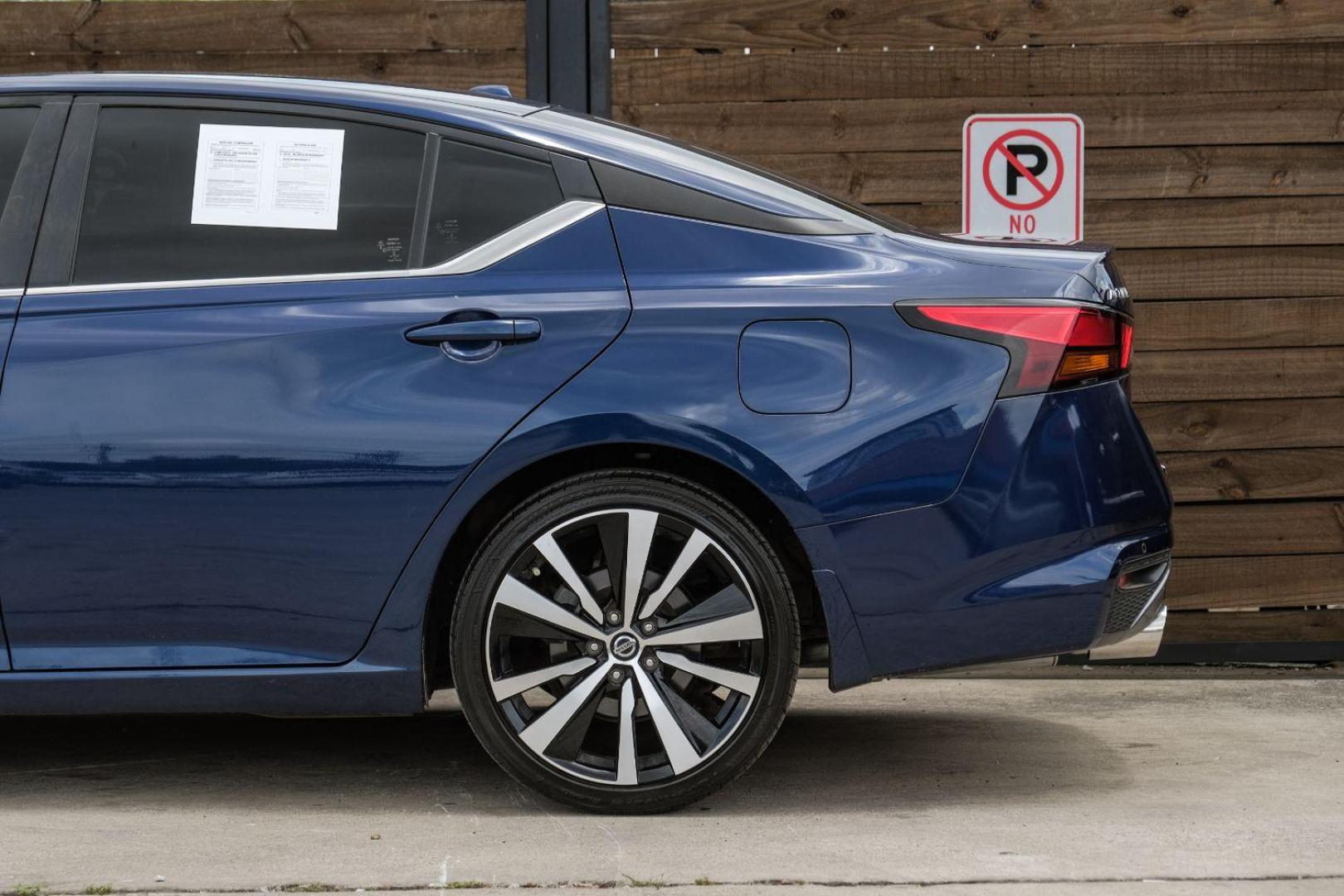 2020 BLUE Nissan Altima 2.5 SR (1N4BL4CV1LN) with an 2.5L L4 DOHC 16V engine, Continuously Variable Transmission transmission, located at 2401 E Main St., Grand Prairie, TX, 75050, (972) 262-4440, 32.748981, -96.969643 - Photo#16