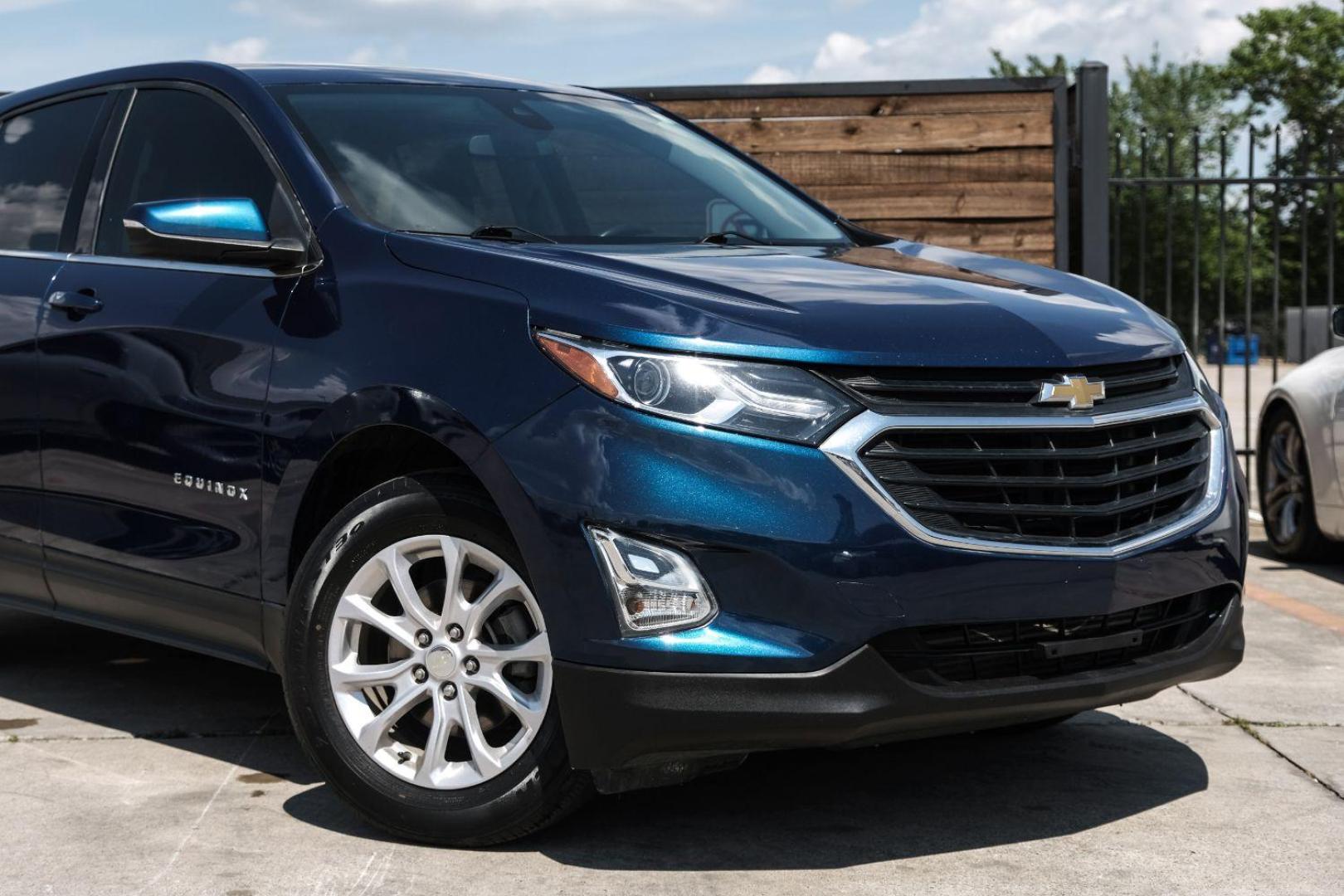 2019 Blue Chevrolet Equinox LT 2WD (3GNAXJEVXKL) with an 1.5L L4 DOHC 16V TURBO engine, 6-Speed Automatic transmission, located at 2401 E Main St., Grand Prairie, TX, 75050, (972) 262-4440, 32.748981, -96.969643 - Photo#9