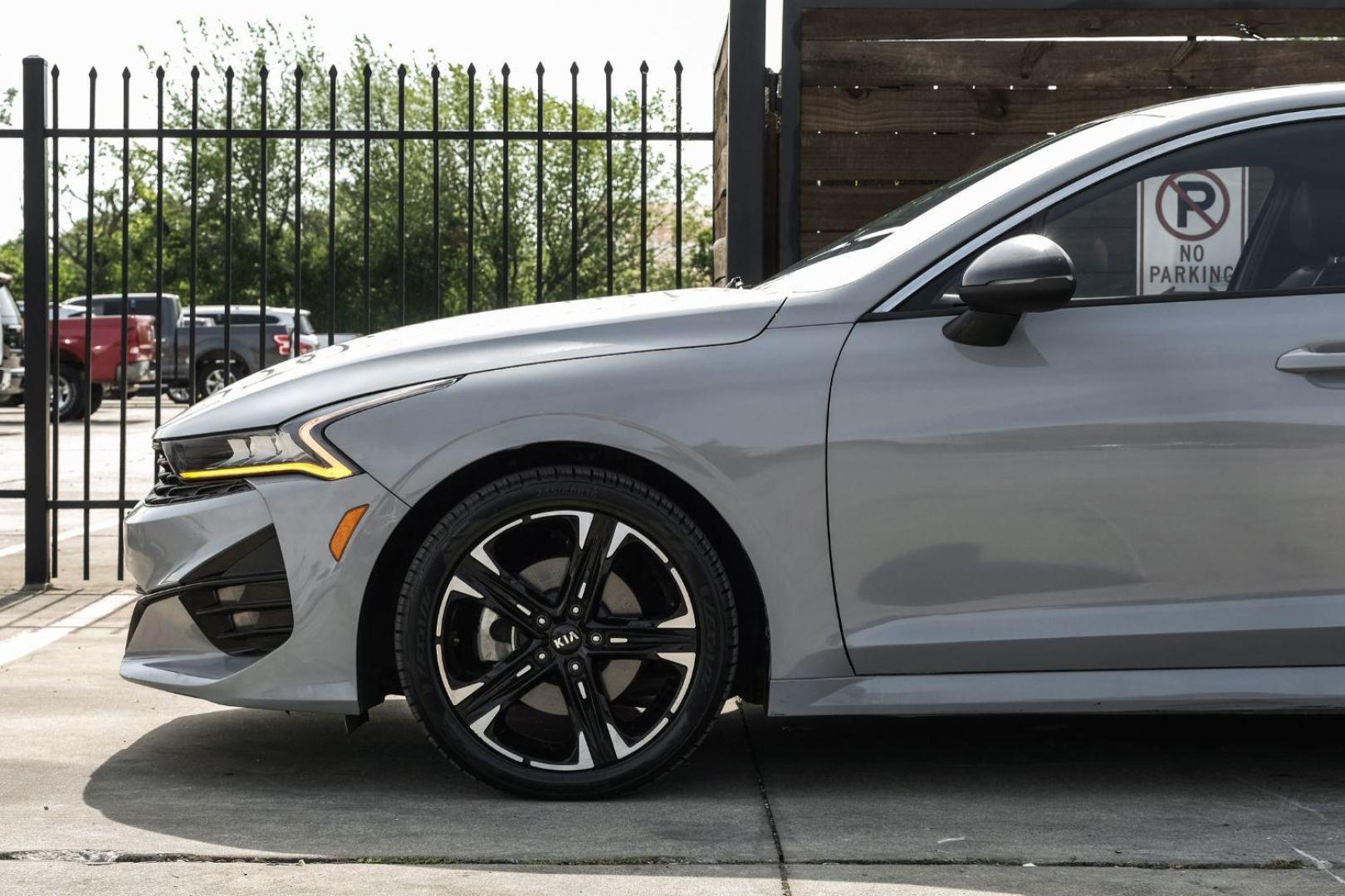 2021 GRAY Kia K5 GT-Line (5XXG64J26MG) with an 1.6L L4 DOHC 16V engine, 8-Speed Automatic transmission, located at 2401 E Main St., Grand Prairie, TX, 75050, (972) 262-4440, 32.748981, -96.969643 - Photo#18