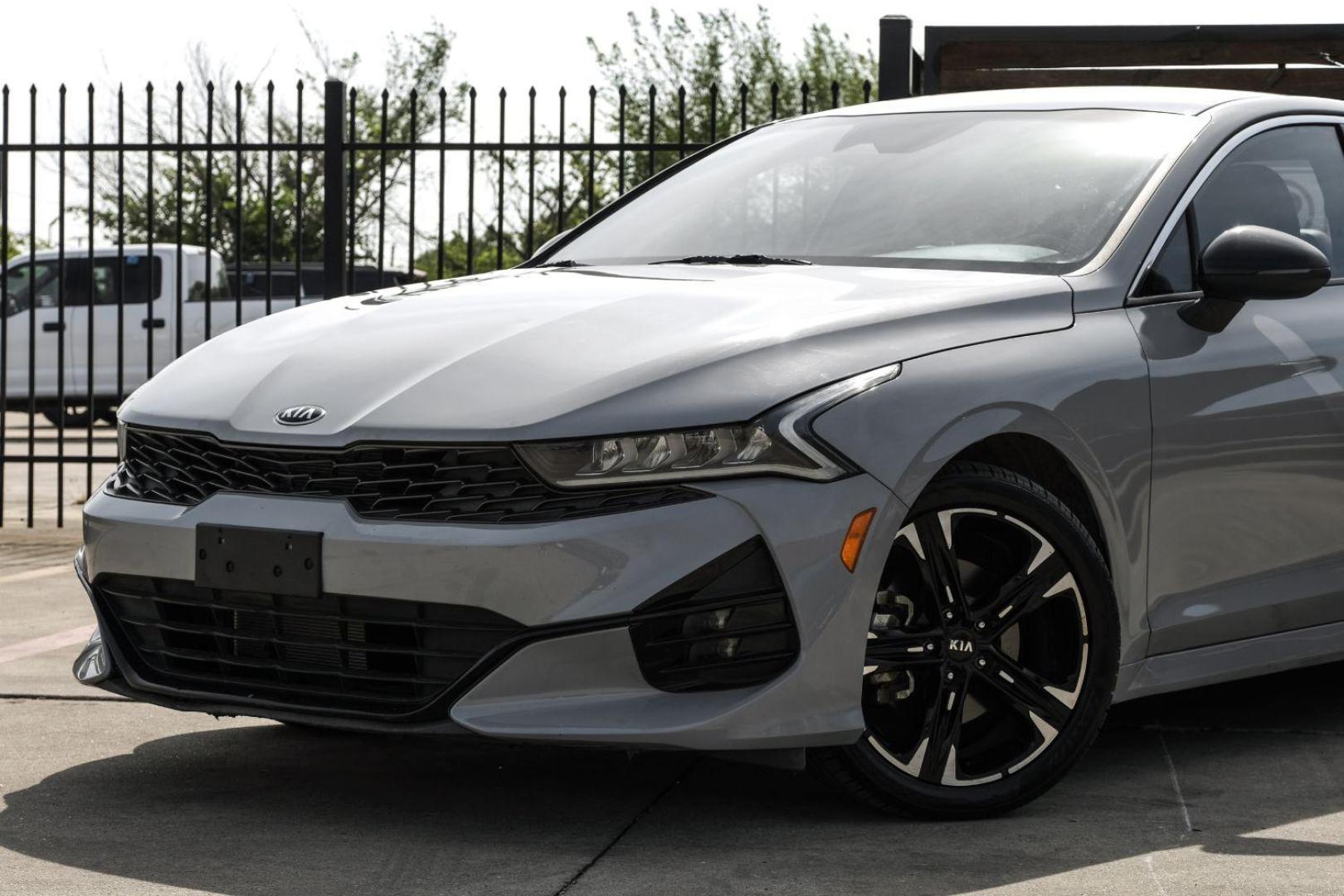 2021 GRAY Kia K5 GT-Line (5XXG64J26MG) with an 1.6L L4 DOHC 16V engine, 8-Speed Automatic transmission, located at 2401 E Main St., Grand Prairie, TX, 75050, (972) 262-4440, 32.748981, -96.969643 - Photo#4