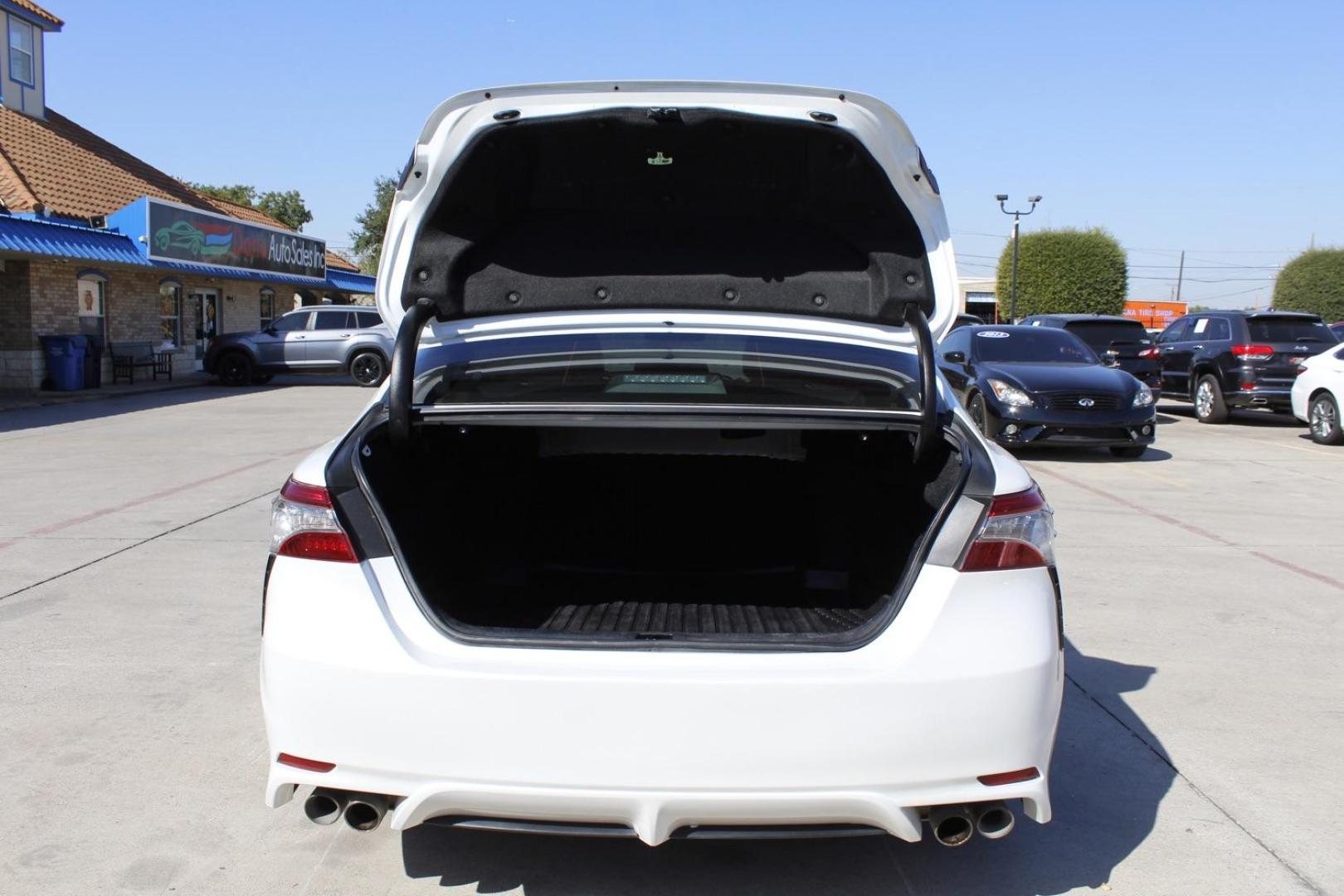 2019 WHITE Toyota Camry XSE (4T1B61HK6KU) with an 2.5L L4 DOHC 16V engine, 8-Speed Automatic transmission, located at 2401 E Main St., Grand Prairie, TX, 75050, (972) 262-4440, 32.748981, -96.969643 - Photo#6