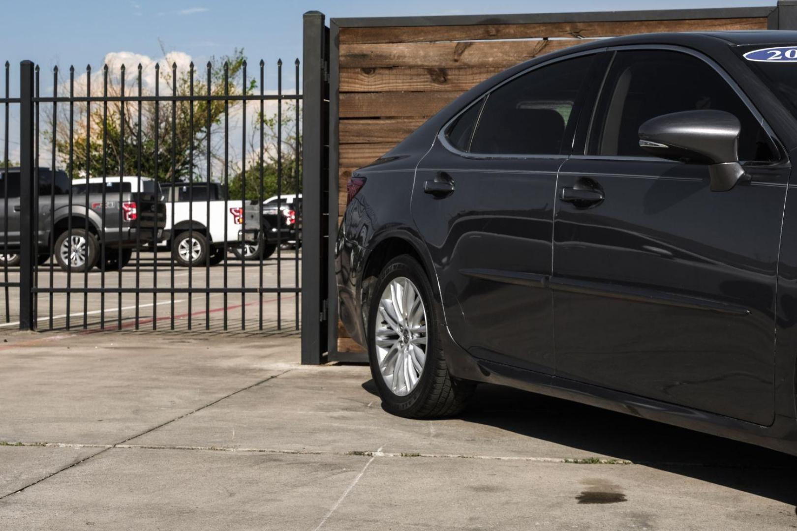 2015 Gray Lexus ES 350 Sedan (JTHBK1GG7F2) with an 3.5L V6 DOHC 24V engine, 6-Speed Automatic transmission, located at 2401 E Main St., Grand Prairie, TX, 75050, (972) 262-4440, 32.748981, -96.969643 - Photo#9