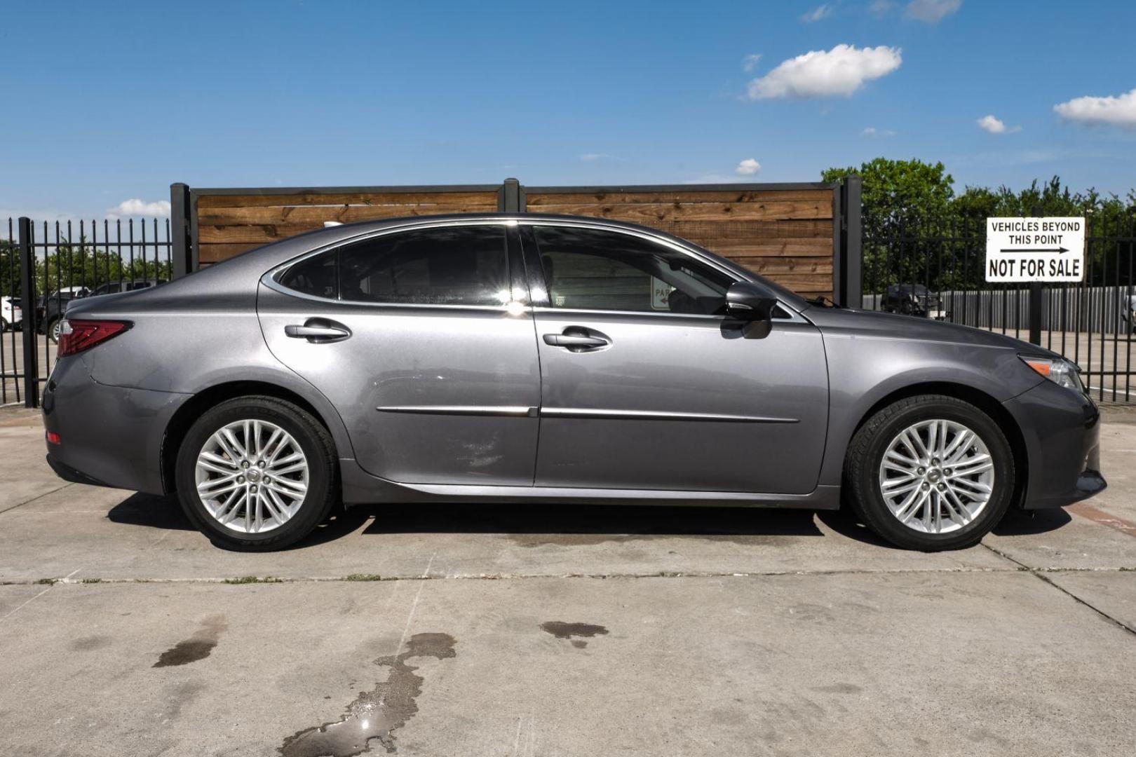 2015 Gray Lexus ES 350 Sedan (JTHBK1GG7F2) with an 3.5L V6 DOHC 24V engine, 6-Speed Automatic transmission, located at 2401 E Main St., Grand Prairie, TX, 75050, (972) 262-4440, 32.748981, -96.969643 - Photo#11