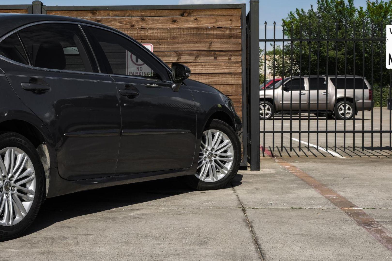 2015 Gray Lexus ES 350 Sedan (JTHBK1GG7F2) with an 3.5L V6 DOHC 24V engine, 6-Speed Automatic transmission, located at 2401 E Main St., Grand Prairie, TX, 75050, (972) 262-4440, 32.748981, -96.969643 - Photo#14