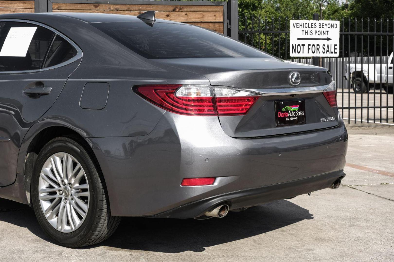 2015 Gray Lexus ES 350 Sedan (JTHBK1GG7F2) with an 3.5L V6 DOHC 24V engine, 6-Speed Automatic transmission, located at 2401 E Main St., Grand Prairie, TX, 75050, (972) 262-4440, 32.748981, -96.969643 - Photo#18