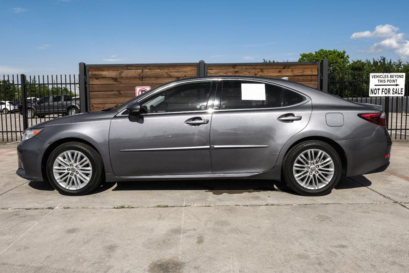 2015 Gray Lexus ES 350 Sedan (JTHBK1GG7F2) with an 3.5L V6 DOHC 24V engine, 6-Speed Automatic transmission, located at 2401 E Main St., Grand Prairie, TX, 75050, (972) 262-4440, 32.748981, -96.969643 - Photo#37