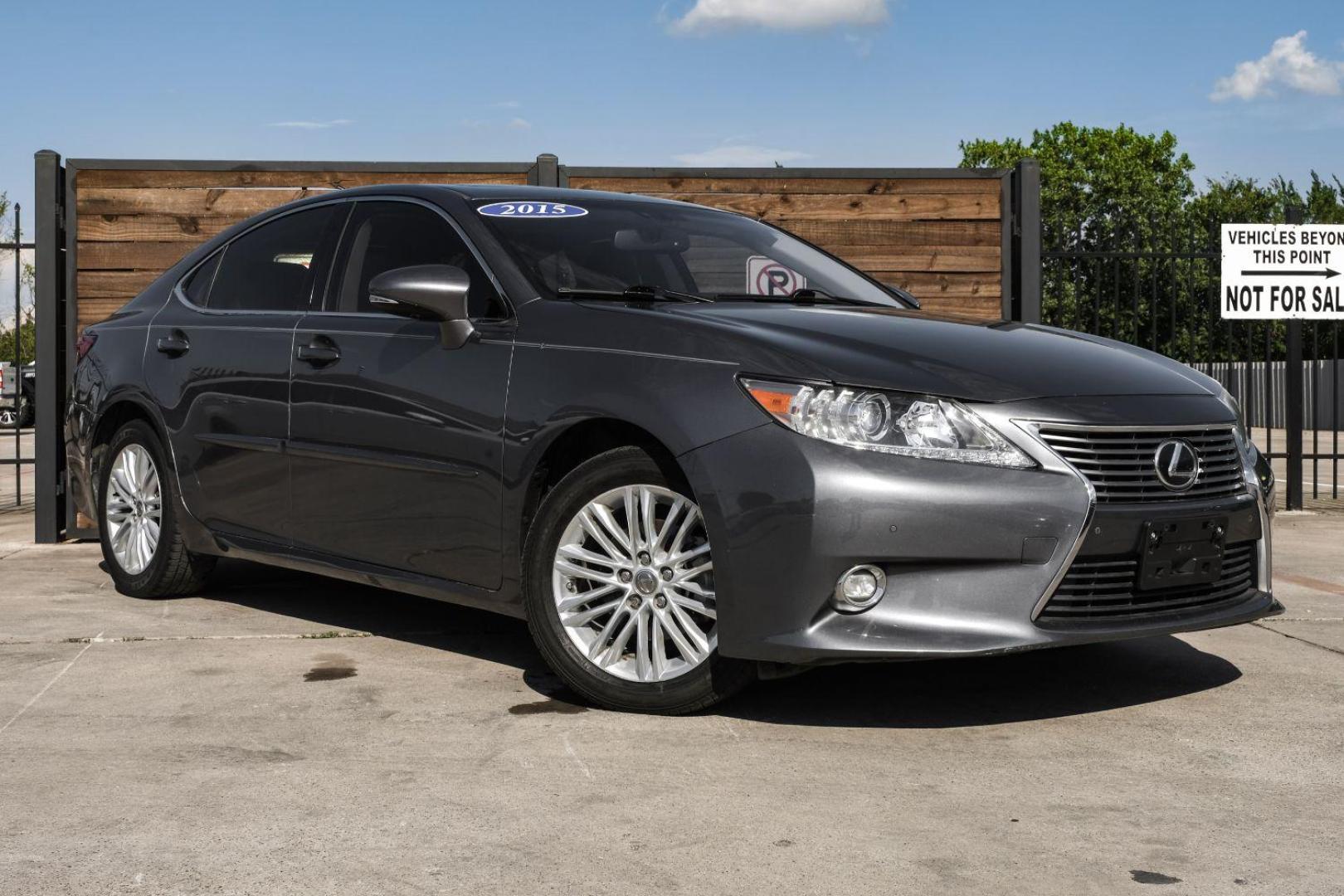 2015 Gray Lexus ES 350 Sedan (JTHBK1GG7F2) with an 3.5L V6 DOHC 24V engine, 6-Speed Automatic transmission, located at 2401 E Main St., Grand Prairie, TX, 75050, (972) 262-4440, 32.748981, -96.969643 - Photo#8