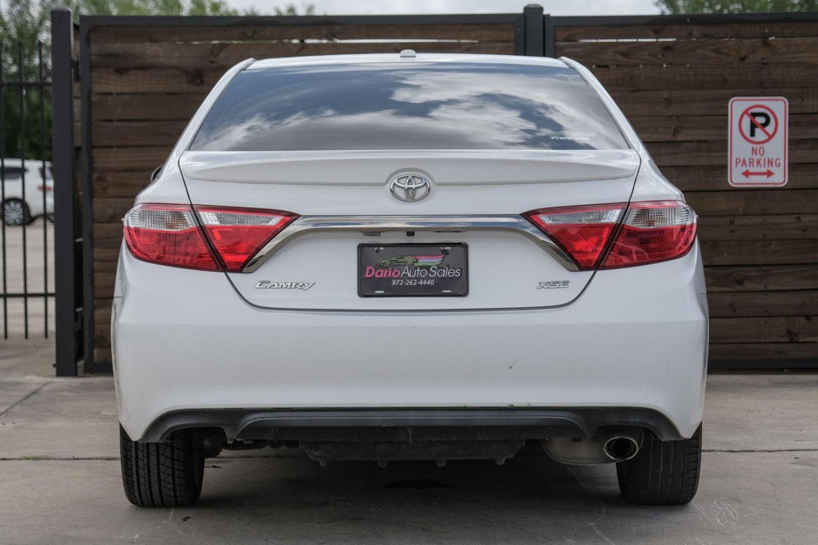 2015 WHITE Toyota Camry XSE (4T1BF1FK1FU) with an 2.5L L4 DOHC 16V engine, 6-Speed Automatic transmission, located at 2401 E Main St., Grand Prairie, TX, 75050, (972) 262-4440, 32.748981, -96.969643 - Photo#11