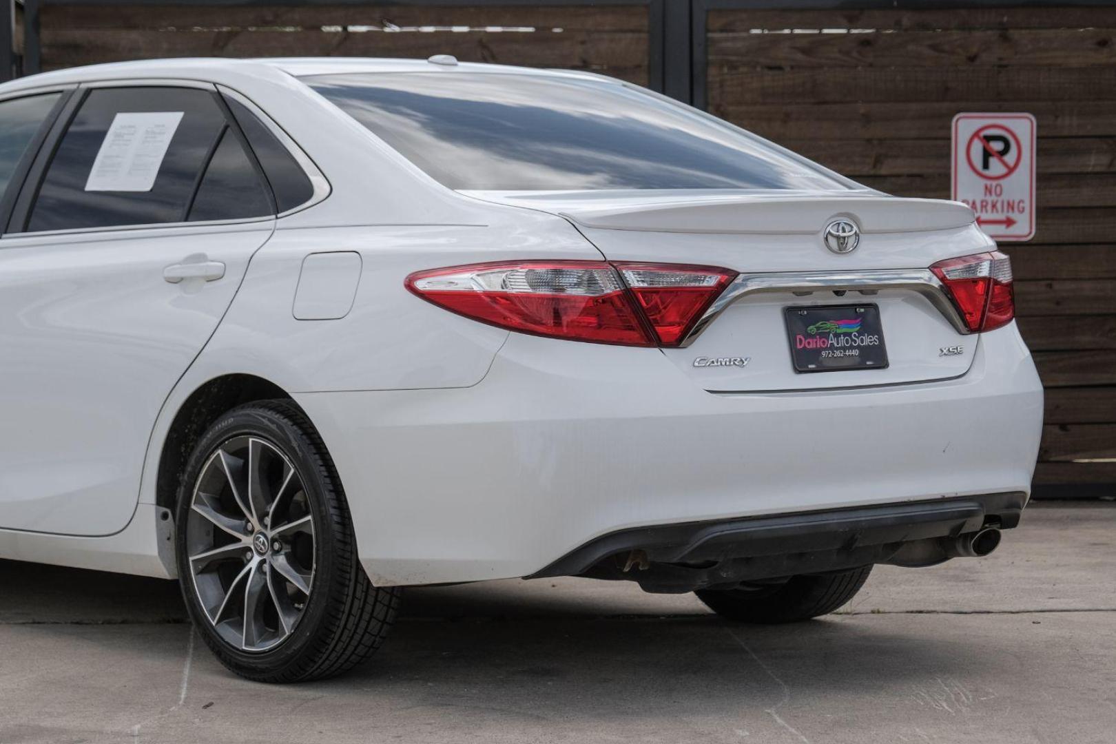 2015 WHITE Toyota Camry XSE (4T1BF1FK1FU) with an 2.5L L4 DOHC 16V engine, 6-Speed Automatic transmission, located at 2401 E Main St., Grand Prairie, TX, 75050, (972) 262-4440, 32.748981, -96.969643 - Photo#14