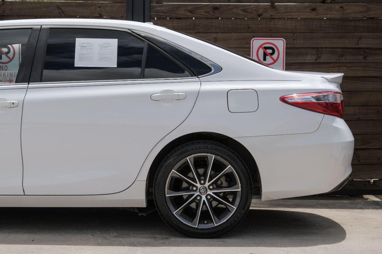 2015 WHITE Toyota Camry XSE (4T1BF1FK1FU) with an 2.5L L4 DOHC 16V engine, 6-Speed Automatic transmission, located at 2401 E Main St., Grand Prairie, TX, 75050, (972) 262-4440, 32.748981, -96.969643 - Photo#17