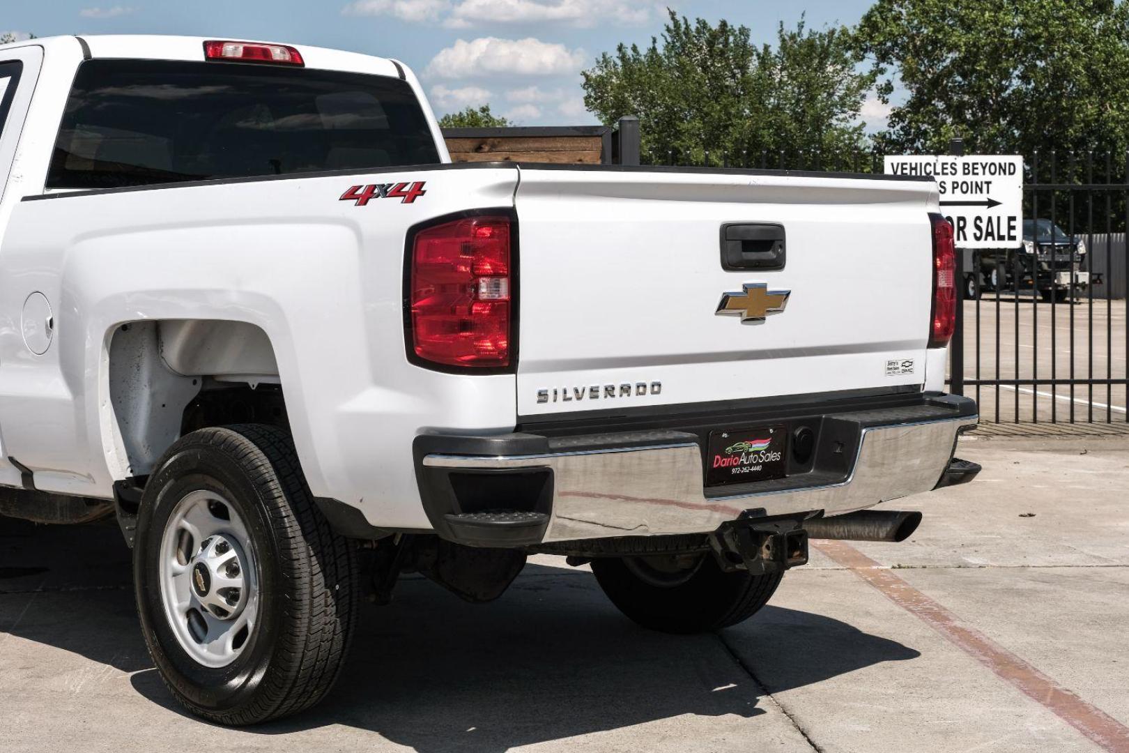 2019 white Chevrolet Silverado 2500HD Work Truck Double Cab Long Box 4WD (2GC2KREGXK1) with an 6.0L V8 OHV 16V engine, 6-Speed Automatic transmission, located at 2401 E Main St., Grand Prairie, TX, 75050, (972) 262-4440, 32.748981, -96.969643 - Photo#17