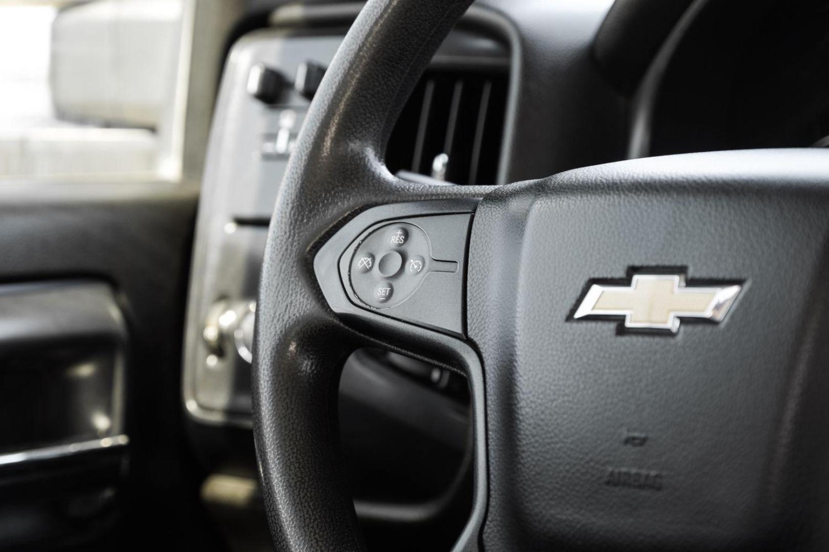 2019 white Chevrolet Silverado 2500HD Work Truck Double Cab Long Box 4WD (2GC2KREGXK1) with an 6.0L V8 OHV 16V engine, 6-Speed Automatic transmission, located at 2401 E Main St., Grand Prairie, TX, 75050, (972) 262-4440, 32.748981, -96.969643 - Photo#26