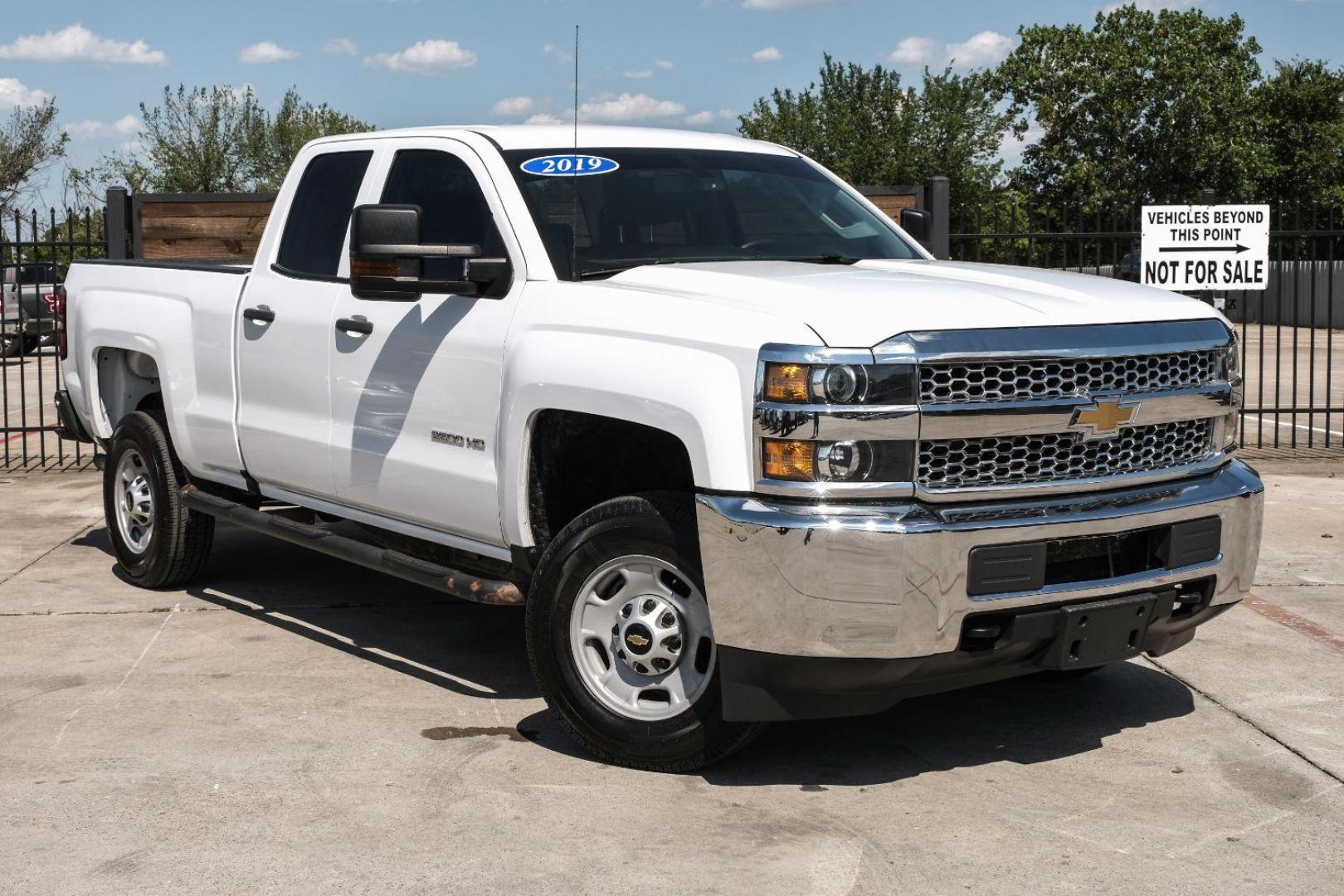 2019 white Chevrolet Silverado 2500HD Work Truck Double Cab Long Box 4WD (2GC2KREGXK1) with an 6.0L V8 OHV 16V engine, 6-Speed Automatic transmission, located at 2401 E Main St., Grand Prairie, TX, 75050, (972) 262-4440, 32.748981, -96.969643 - Photo#7