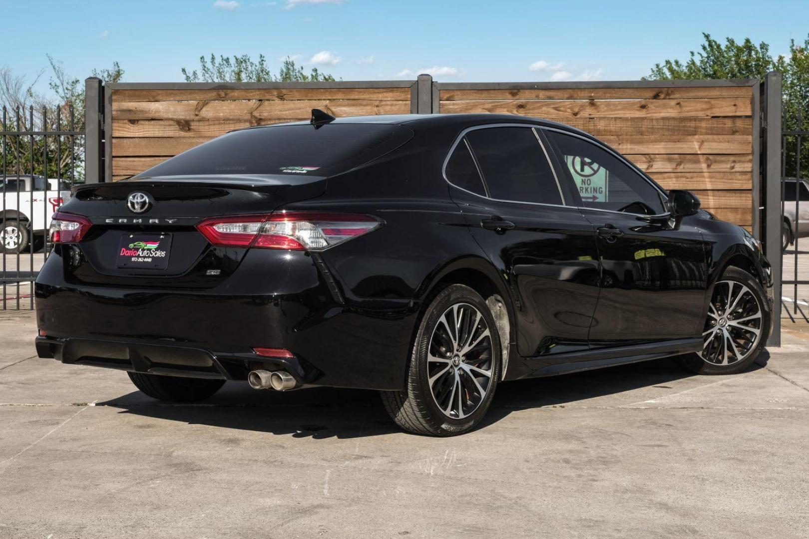 2019 black Toyota Camry SE (4T1B11HK5KU) with an 2.5L L4 DOHC 16V engine, 8-Speed Automatic transmission, located at 2401 E Main St., Grand Prairie, TX, 75050, (972) 262-4440, 32.748981, -96.969643 - Photo#12