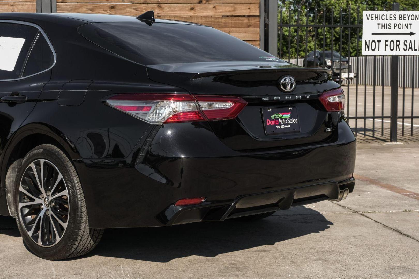 2019 black Toyota Camry SE (4T1B11HK5KU) with an 2.5L L4 DOHC 16V engine, 8-Speed Automatic transmission, located at 2401 E Main St., Grand Prairie, TX, 75050, (972) 262-4440, 32.748981, -96.969643 - Photo#18