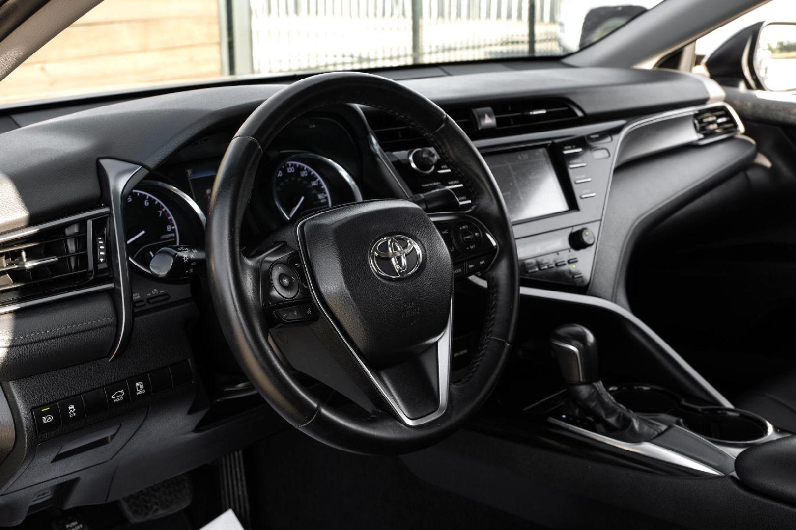 2019 black Toyota Camry SE (4T1B11HK5KU) with an 2.5L L4 DOHC 16V engine, 8-Speed Automatic transmission, located at 2401 E Main St., Grand Prairie, TX, 75050, (972) 262-4440, 32.748981, -96.969643 - Photo#25