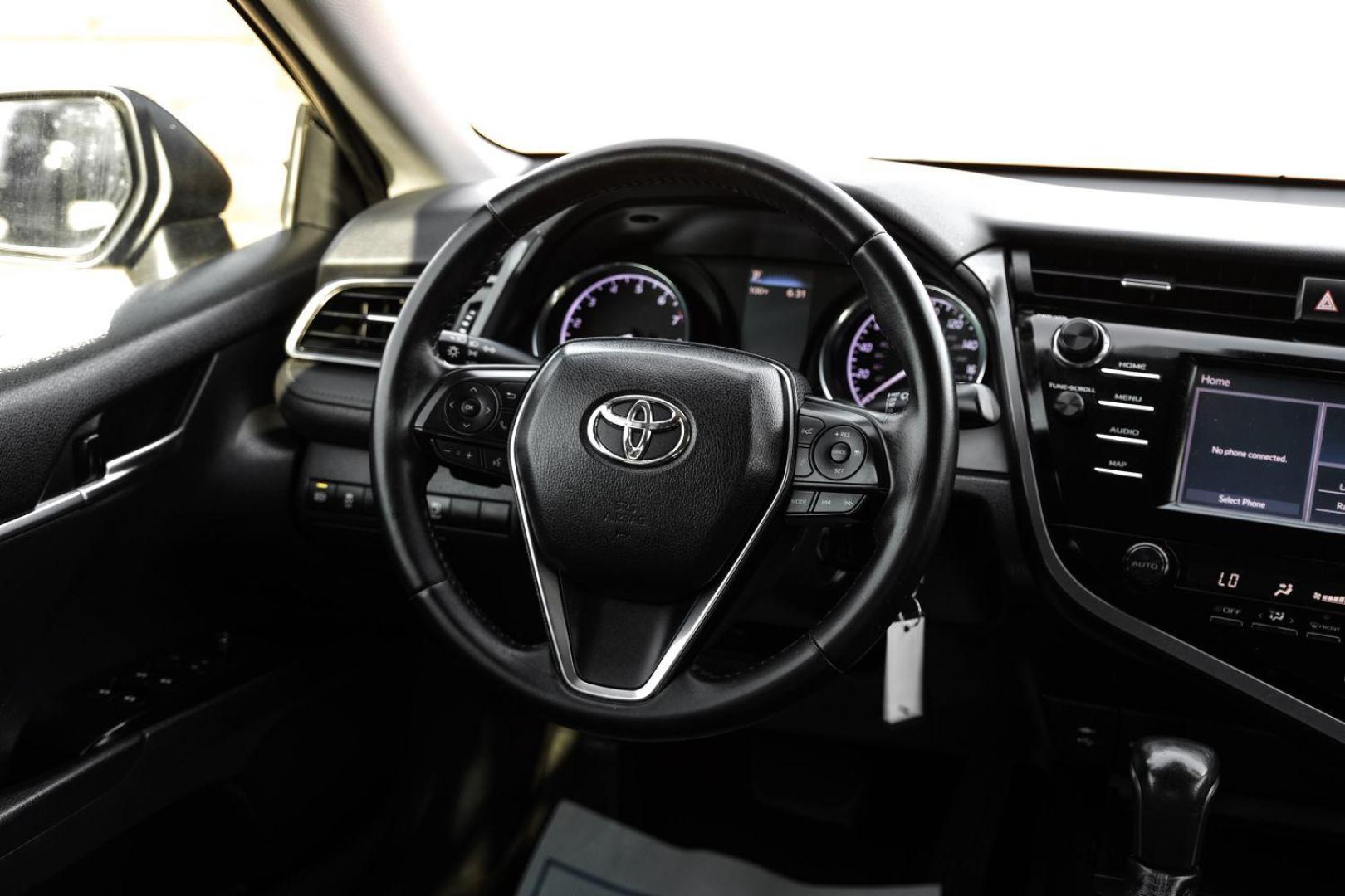 2019 black Toyota Camry SE (4T1B11HK5KU) with an 2.5L L4 DOHC 16V engine, 8-Speed Automatic transmission, located at 2401 E Main St., Grand Prairie, TX, 75050, (972) 262-4440, 32.748981, -96.969643 - Photo#26