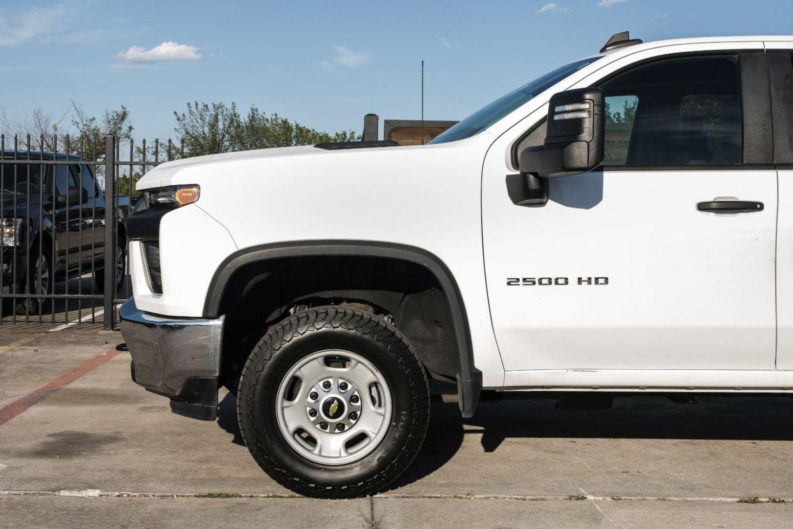 2021 WHITE Chevrolet Silverado 2500HD CREW CAB PICKUP 4-DR (1GC1WLE76MF) with an 6.6L V8 OHV 16V engine, 6-Speed Automatic transmission, located at 2401 E Main St., Grand Prairie, TX, 75050, (972) 262-4440, 32.748981, -96.969643 - Photo#20