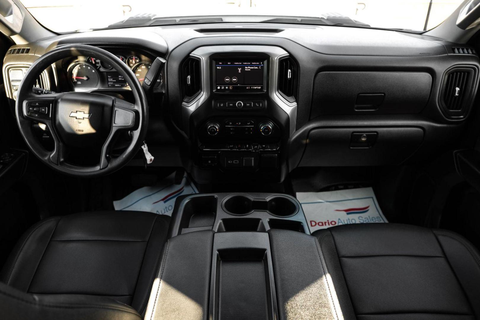 2021 WHITE Chevrolet Silverado 2500HD CREW CAB PICKUP 4-DR (1GC1WLE76MF) with an 6.6L V8 OHV 16V engine, 6-Speed Automatic transmission, located at 2401 E Main St., Grand Prairie, TX, 75050, (972) 262-4440, 32.748981, -96.969643 - Photo#23