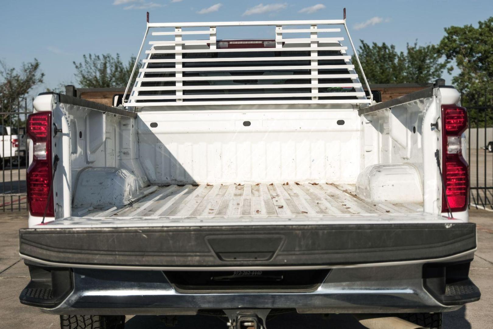 2021 WHITE Chevrolet Silverado 2500HD CREW CAB PICKUP 4-DR (1GC1WLE76MF) with an 6.6L V8 OHV 16V engine, 6-Speed Automatic transmission, located at 2401 E Main St., Grand Prairie, TX, 75050, (972) 262-4440, 32.748981, -96.969643 - Photo#54