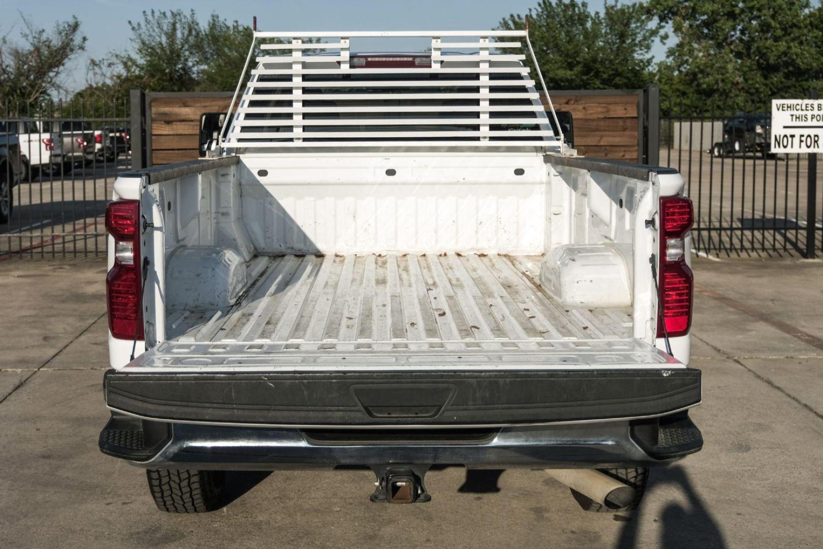 2021 WHITE Chevrolet Silverado 2500HD CREW CAB PICKUP 4-DR (1GC1WLE76MF) with an 6.6L V8 OHV 16V engine, 6-Speed Automatic transmission, located at 2401 E Main St., Grand Prairie, TX, 75050, (972) 262-4440, 32.748981, -96.969643 - Photo#55