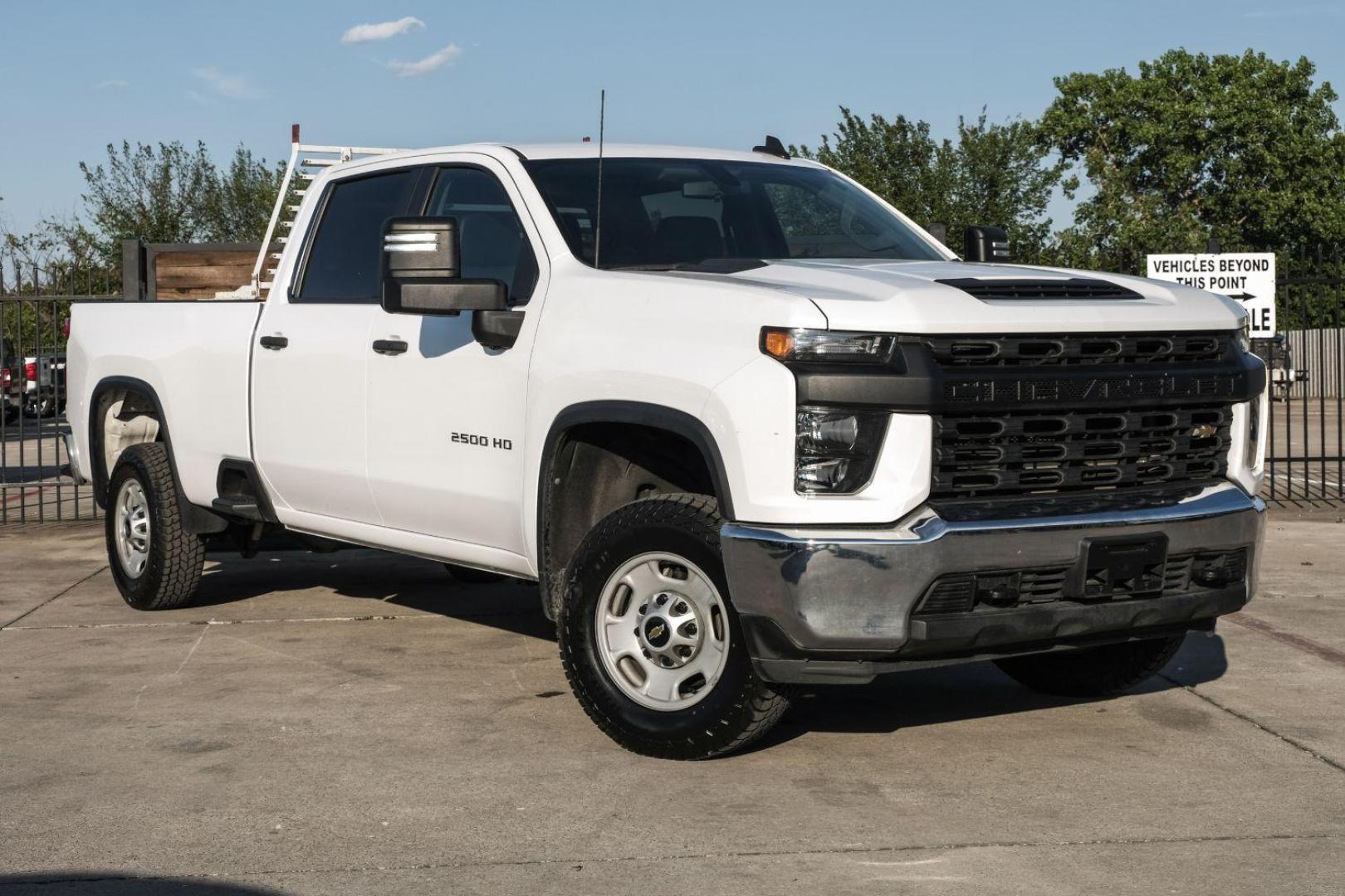 2021 WHITE Chevrolet Silverado 2500HD CREW CAB PICKUP 4-DR (1GC1WLE76MF) with an 6.6L V8 OHV 16V engine, 6-Speed Automatic transmission, located at 2401 E Main St., Grand Prairie, TX, 75050, (972) 262-4440, 32.748981, -96.969643 - Photo#7