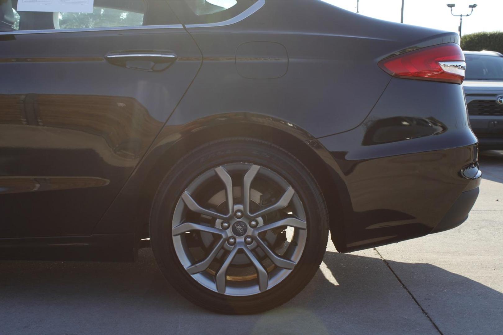 2020 black Ford Fusion SEL (3FA6P0CD4LR) with an 1.5L L4 DOHC 16V engine, 6-Speed Automatic transmission, located at 2401 E Main St., Grand Prairie, TX, 75050, (972) 262-4440, 32.748981, -96.969643 - Photo#8