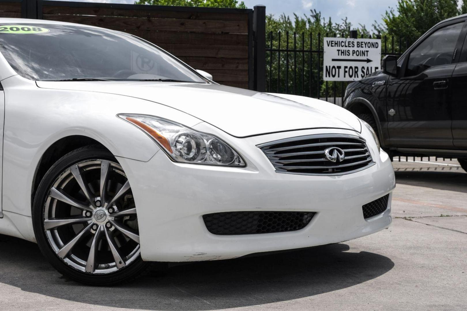 2008 WHITE Infiniti G37 COUPE 2-DR (JNKCV64E08M) with an 3.7L V6 DOHC 24V engine, 5-Speed Automatic transmission, located at 2401 E Main St., Grand Prairie, TX, 75050, (972) 262-4440, 32.748981, -96.969643 - Photo#10