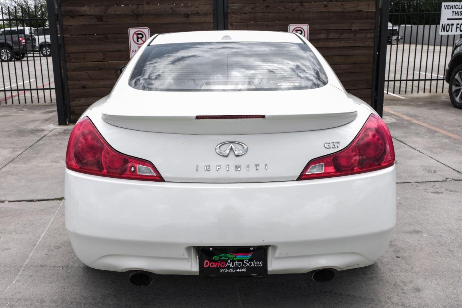 2008 WHITE Infiniti G37 COUPE 2-DR (JNKCV64E08M) with an 3.7L V6 DOHC 24V engine, 5-Speed Automatic transmission, located at 2401 E Main St., Grand Prairie, TX, 75050, (972) 262-4440, 32.748981, -96.969643 - Photo#15