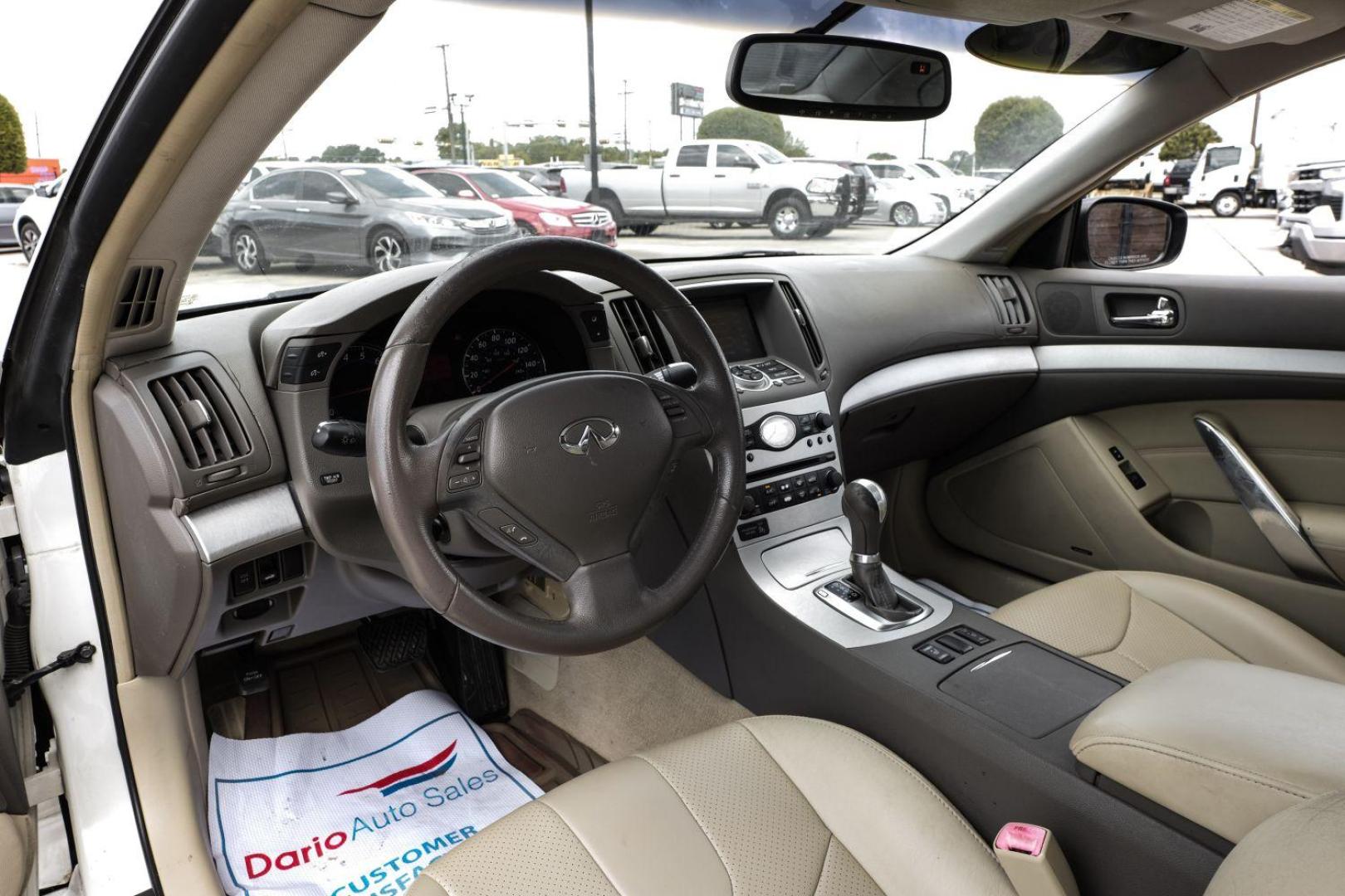 2008 WHITE Infiniti G37 COUPE 2-DR (JNKCV64E08M) with an 3.7L V6 DOHC 24V engine, 5-Speed Automatic transmission, located at 2401 E Main St., Grand Prairie, TX, 75050, (972) 262-4440, 32.748981, -96.969643 - Photo#2