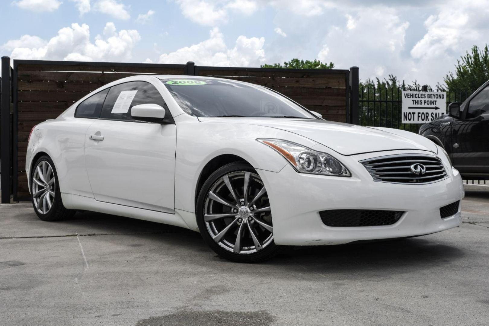 2008 WHITE Infiniti G37 COUPE 2-DR (JNKCV64E08M) with an 3.7L V6 DOHC 24V engine, 5-Speed Automatic transmission, located at 2401 E Main St., Grand Prairie, TX, 75050, (972) 262-4440, 32.748981, -96.969643 - Photo#8