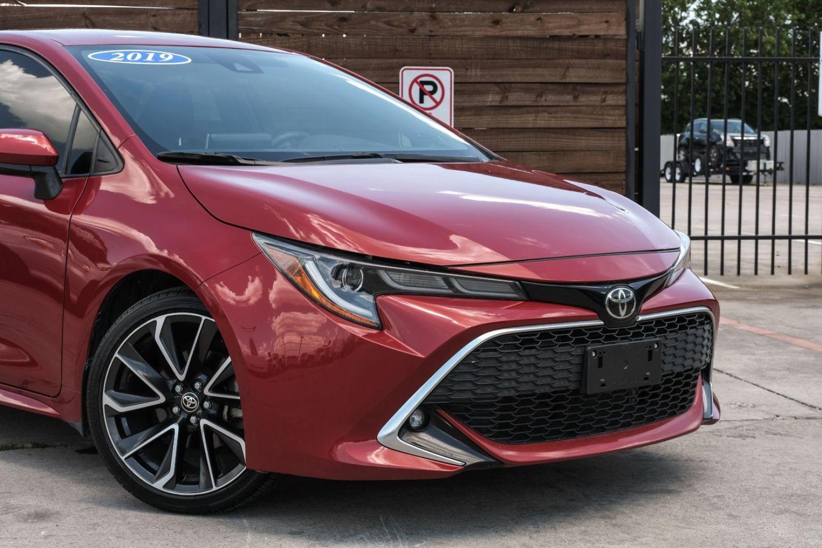 2019 RED Toyota Corolla XSE CVT (JTNK4RBE1K3) with an 1.8L L4 DOHC 16V engine, Continuously Variable Transmission transmission, located at 2401 E Main St., Grand Prairie, TX, 75050, (972) 262-4440, 32.748981, -96.969643 - Photo#9